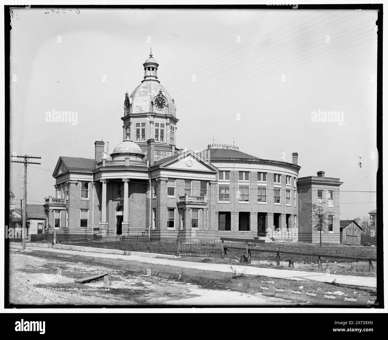 Court House, Gulfport, Miss., 'G 3696' auf negativ., Detroit Publishing Co.-Nr. 019407., Geschenk; State Historical Society of Colorado; 1949, Courthouses. , Usa, Mississippi, Gulfport. Stockfoto