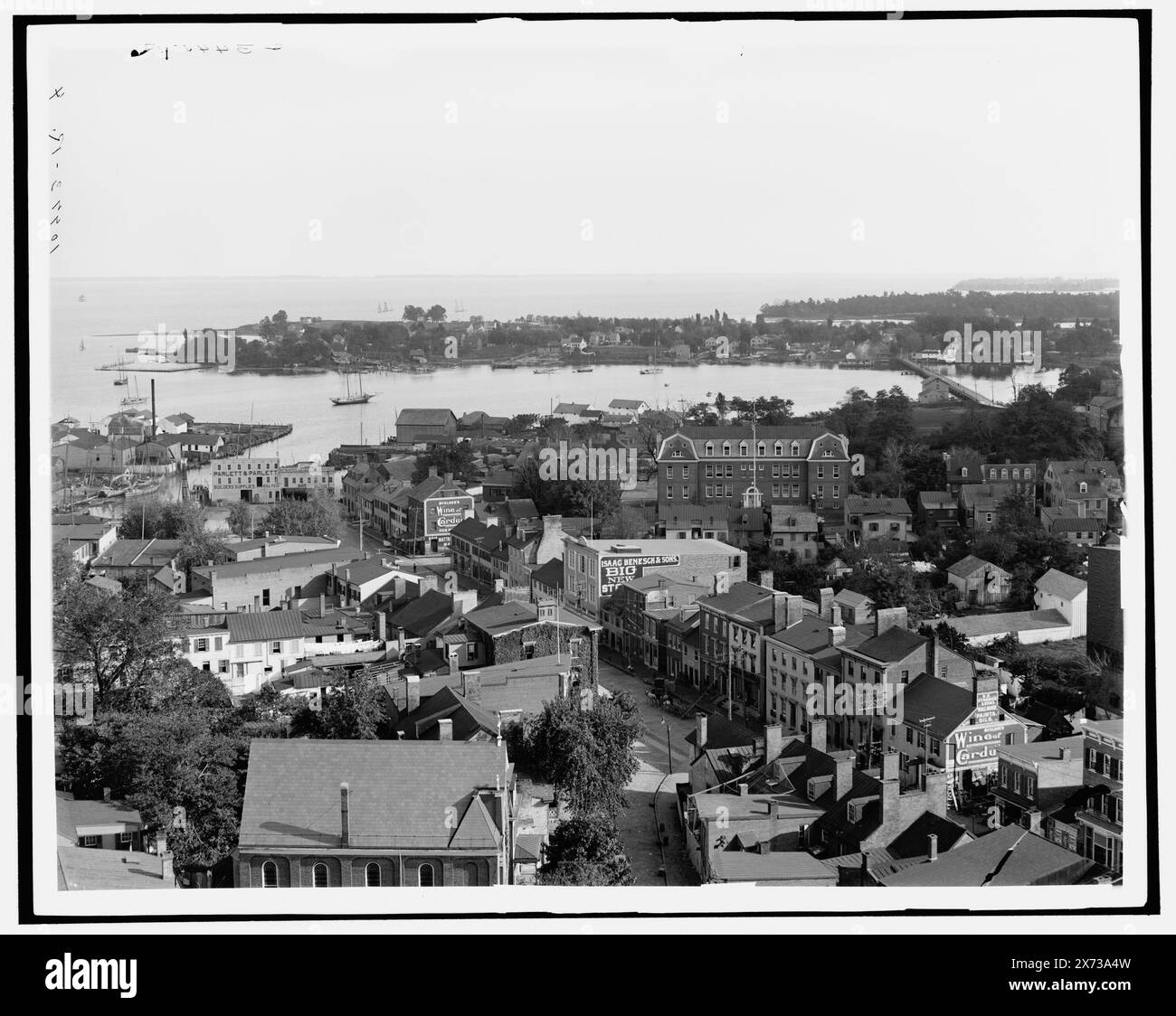 Stadt und Hafen, Annapolis, MD., Videobilder nicht sequenziell; tatsächliche Reihenfolge von links nach rechts ist: 1A-07035, 07034, 07033., Titel und Datum aus Detroit, Katalog P (1906)., ursprünglich Teil eines vierteiligen Panoramas; linker Abschnitt nur als Fotodruck in LOS 9097 mit Kopiernegativ LC-USZ62-56873 (s&W Filmkopie neg.), rechter mittiger und rechter Teil des Panoramas auch als Fotoabzüge in LOS 9097 erhältlich. Naval Academy Chapel is in Construction., 'G 3443,' 'G 3444,' und „G 3345“ auf linken, rechten und rechten Negativen. Detroit Publishing Co.-Nr. 0109 Stockfoto