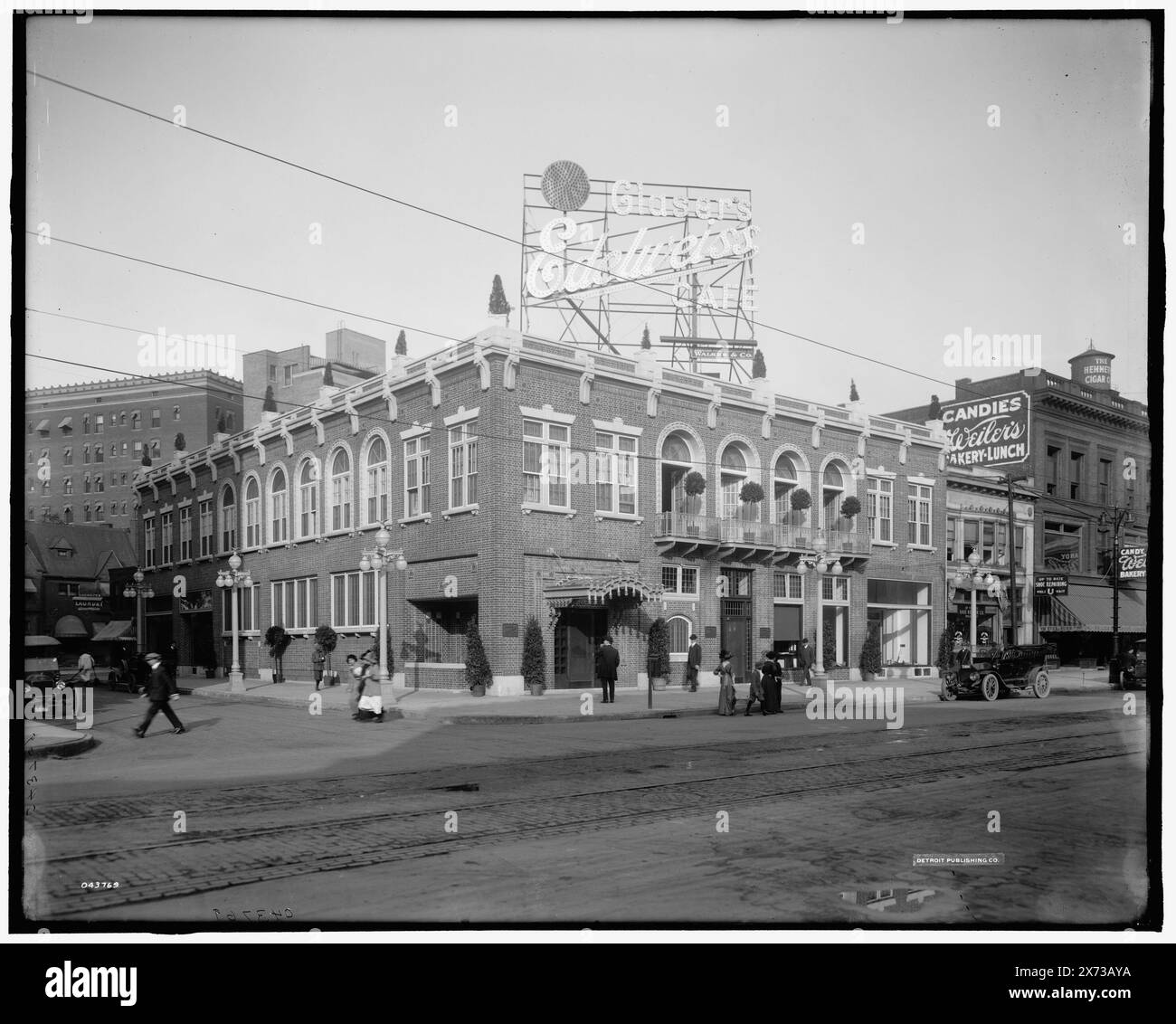 Edelweiss Cafe, Detroit, mir. Titel aus Jacke. Detroit Publishing Co.-Nr. 043769., Geschenk; State Historical Society of Colorado; 1949, Restaurants. , Straßen. , Usa, Michigan, Detroit. Stockfoto