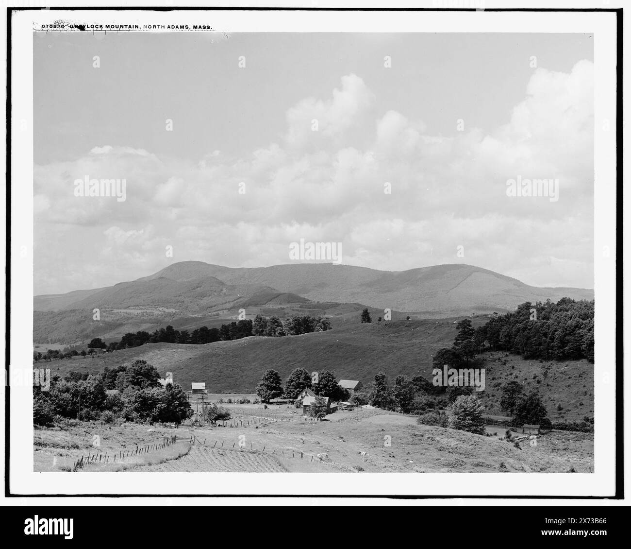 Greylock Mountain, North Adams, Mass., '4186' auf negativ. Detroit Publishing Co.-Nr. 070520., Geschenk; State Historical Society of Colorado; 1949, Mountains. , Usa, Massachusetts, North Adams. , Usa, Massachusetts, Greylock, Mount. Stockfoto