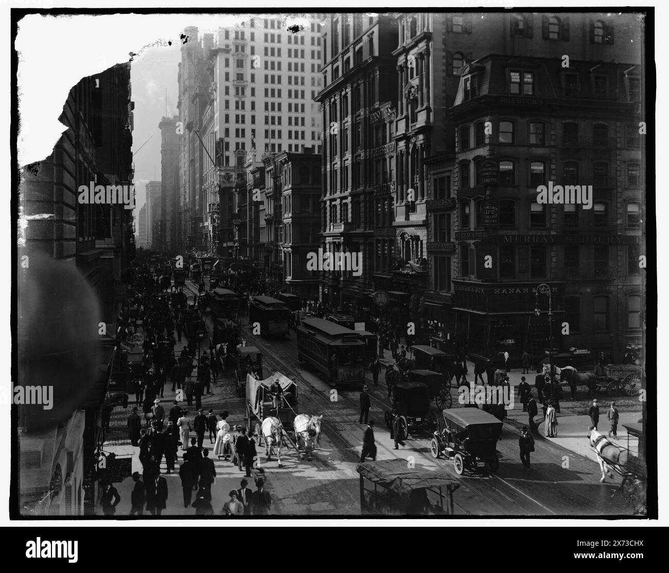 Broadway at Fulton Street, New York, New York, New York, Titel von Cataloger., Jackentitel: Szene in einer großen Stadt., No. Detroit Publishing Co. No., Gift; State Historical Society of Colorado; 1949, Streets. , Usa, New York (Bundesstaat), New York. Stockfoto