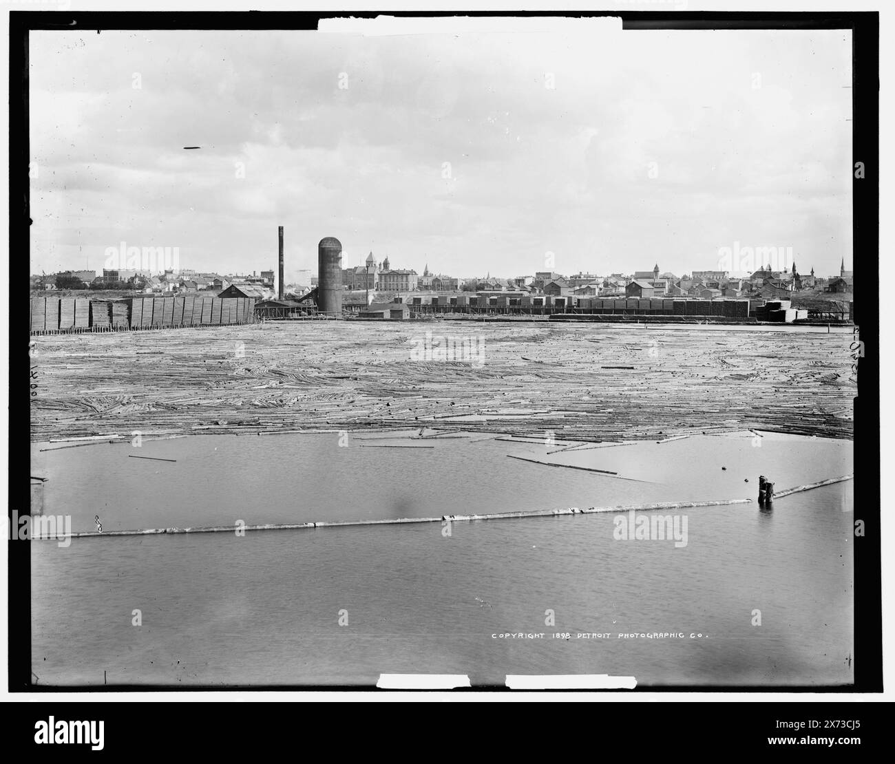 Ashland, Wisconsin, Videobilder sind nicht sequenziell; die tatsächliche Reihenfolge von links nach rechts ist 1A-05791, 05790, 05789., Titel aus Detroit, Katalog F (1899). '392-25', '391-25', '390-25' auf negative, Detroit Publishing Company Nr. 010041., Geschenk; State Historical Society of Colorado; 1949, Holzindustrie. , Usa, Wisconsin, Ashland. Stockfoto