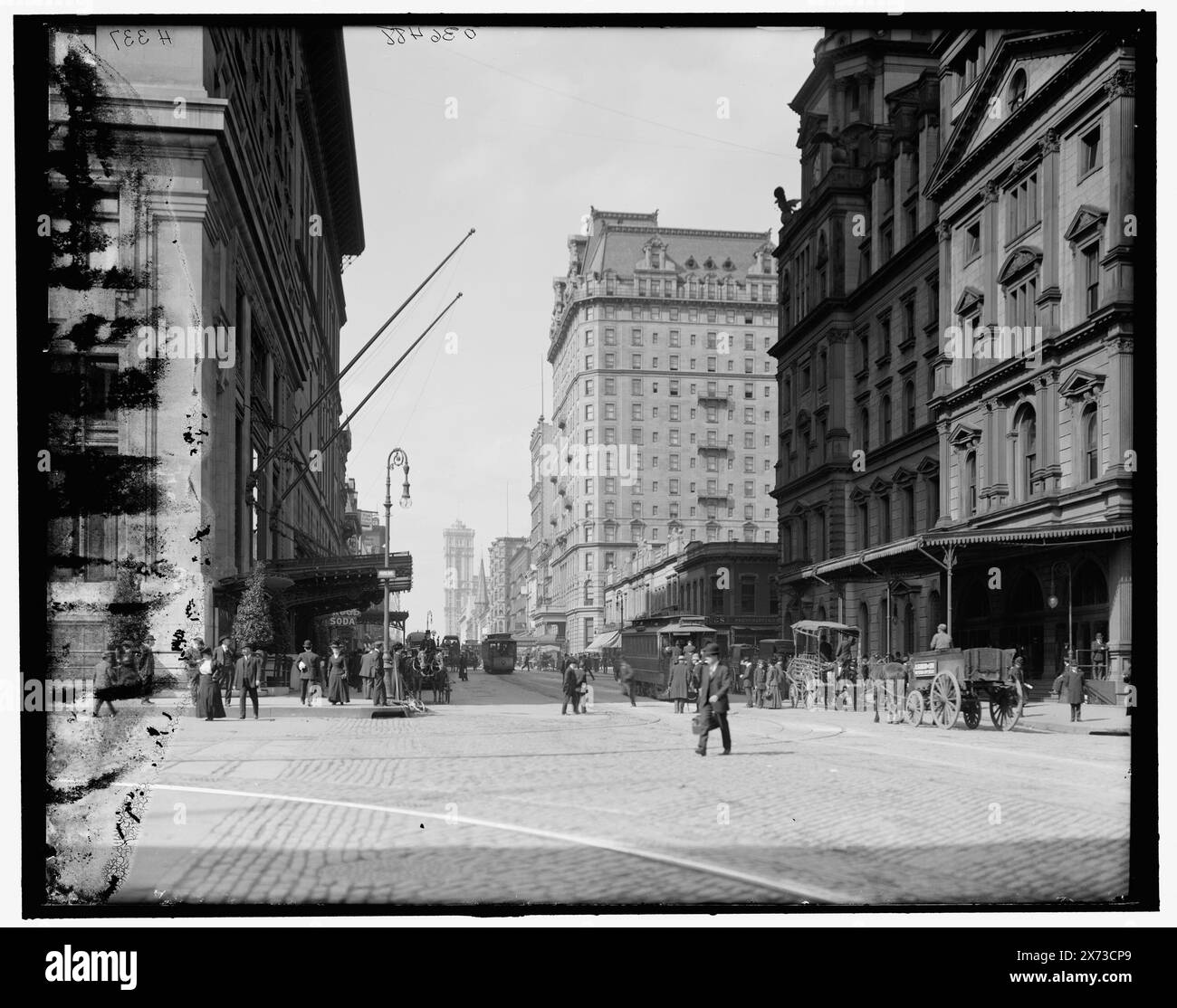 Vierzig-Second Street, nach Westen, New York, New York, Titel von Jacke. 'h 337' auf negativ., Detroit Publishing Co.-Nr. 036488., Geschenk; State Historical Society of Colorado; 1949, Streets. , Kommerzielle Einrichtungen. , Usa, New York (Bundesstaat), New York. Stockfoto