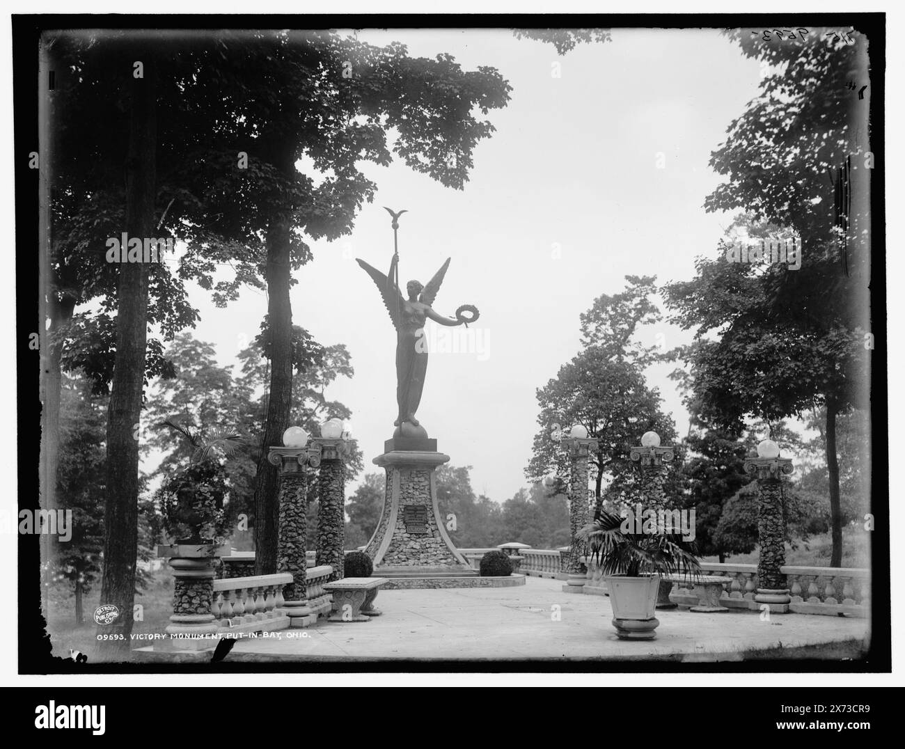 Victory Monument, Put-in-Bay, Ohio, '715' auf negativ., 'in Gedenken an Perrys Sieg am Put-in-Bay Sept. 10 1813' auf Monument., Detroit Publishing Co.-Nr. 09593., Geschenk; State Historical Society of Colorado; 1949, Monuments & Memorials. , USA, Geschichte, Krieg von 1812. Usa, Ohio, Put-In-Bay. Stockfoto