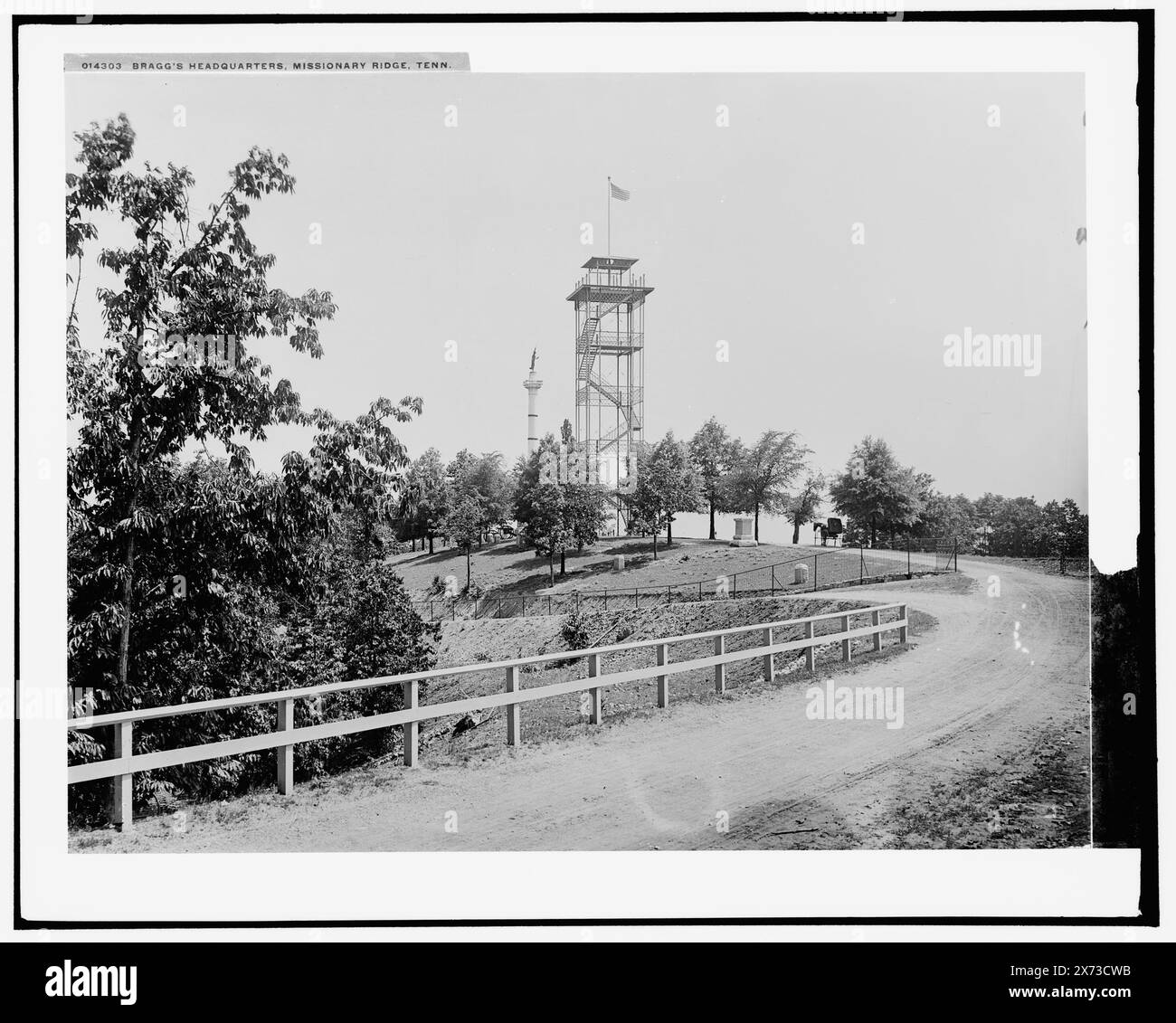 Bragg's Headquarters, Missionary Ridge, Tenn., entsprechende Glastransparenz (mit demselben Seriencode) auf Videobildschirm 1A-29732., Attribution Based on negative D4-14304., Detroit Publishing Co.-Nr. 014303., Gift; State Historical Society of Colorado; 1949, Bragg, Braxton, 1817-1876, Häuser und Orte. , Aussichtstürme. , Militärquartier. Missionary Ridge, Schlacht von, Tenn., 1863. , Schlachtfelder. , Usa, Tennessee, Missionary Ridge. Stockfoto