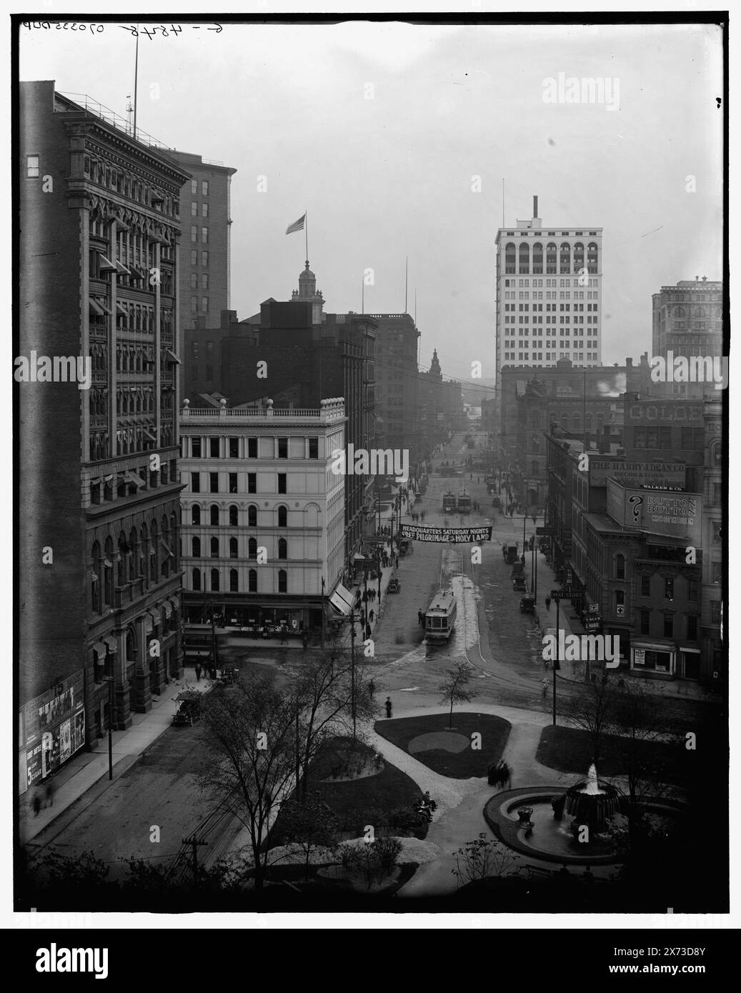 Griswold Street, Blick nach Süden, Detroit, mich. Negative sind nahe Varianten., G 4847 auf A negativ; G 4848 und DUP auf B negativ. Detroit Publishing Co.-Nr. 070335., Geschenk; State Historical Society of Colorado; 1949, Streets. , Kommerzielle Einrichtungen. , Parks. , Usa, Michigan, Detroit. Stockfoto