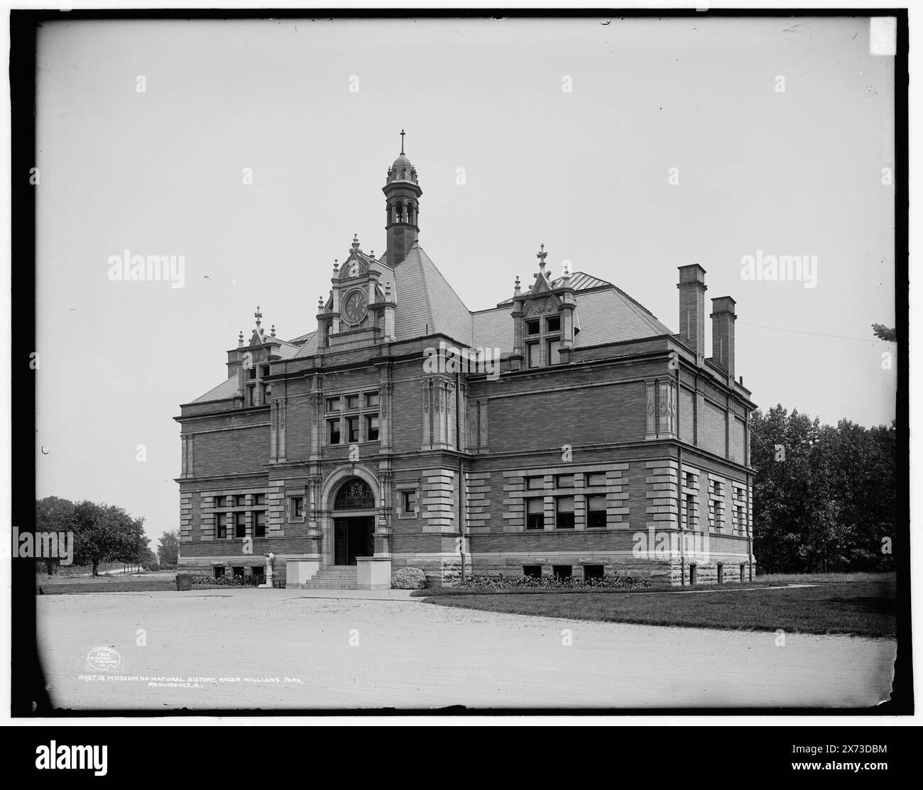 Museum of Natural History, Roger Williams Park, Providence, R.I., '3352' auf negativ. Detroit Publishing Co.-Nr. 019718., Geschenk; State Historical Society of Colorado; 1949, Galerien & Museen. , Parks. Usa, Rhode Island, Providence. Stockfoto