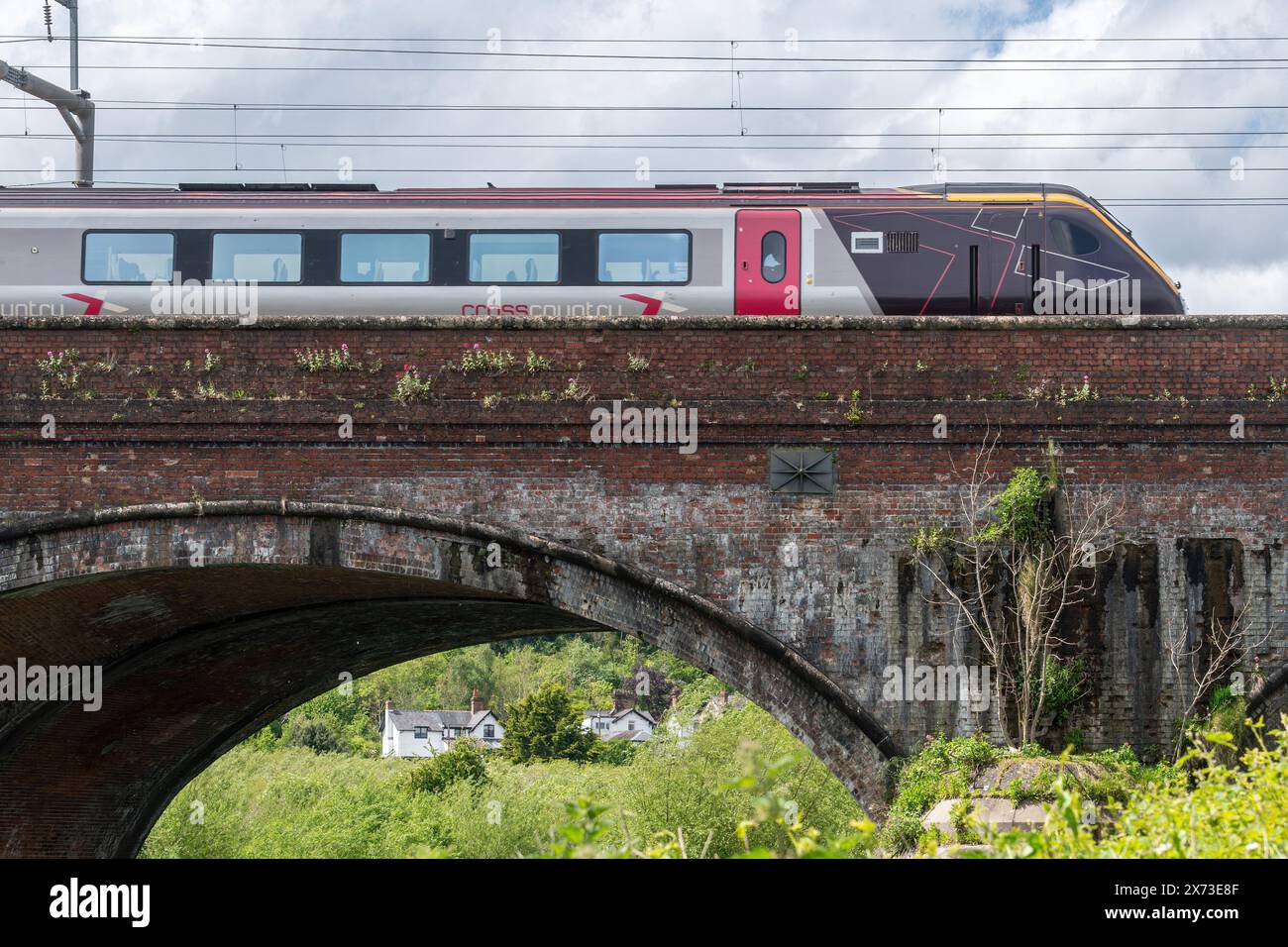Die Gatehampton Railway Bridge, auch Goring Viaduct genannt, überquert die Themse bei Goring an der Grenze zu Oxfordshire Berkshire in England Stockfoto