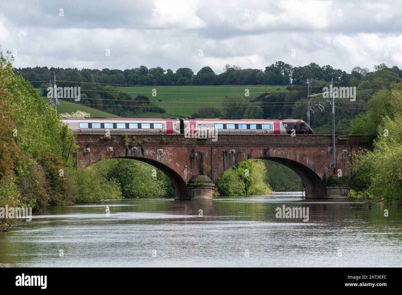 Die Gatehampton Railway Bridge, auch Goring Viaduct genannt, überquert die Themse bei Goring an der Grenze zu Oxfordshire Berkshire in England Stockfoto