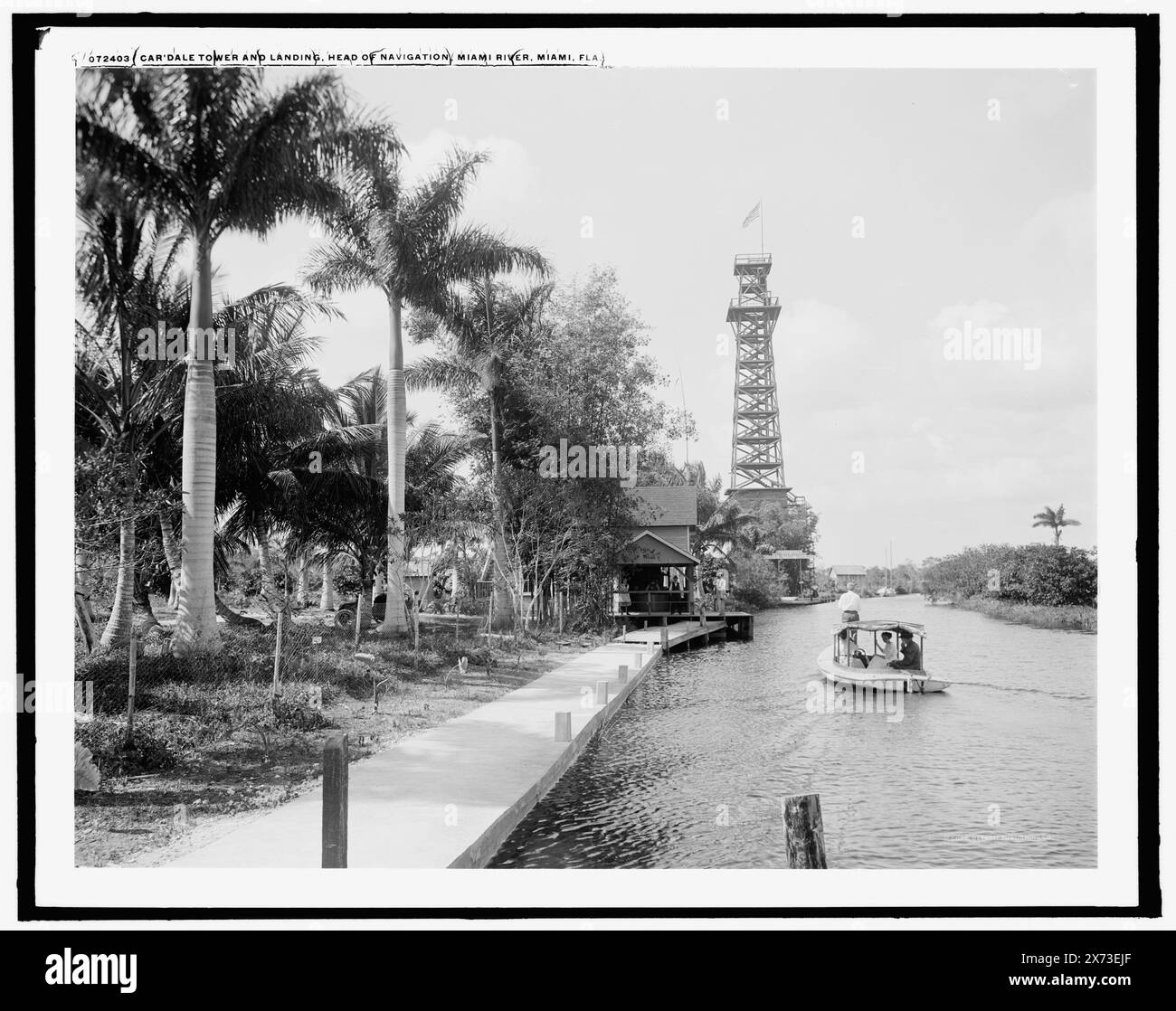 Car Dale Tower und Landung, Head of Navigation, MiamiRiver, Miami, Florida, Detroit Publishing Co.-Nr. 072403., Geschenk; State Historical Society of Colorado; 1949, Signal Towers. , Kanäle. , Piers & Kais. , Usa, Florida, Miami. Stockfoto