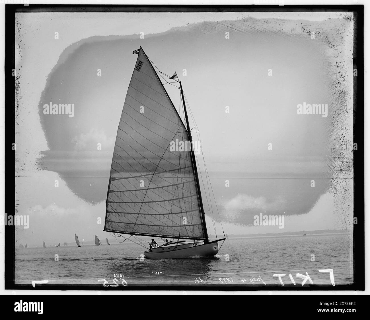 Kit, Attribution basiert auf Titel und Nummerierung., wahrscheinlich Larchmont Yacht Club., '625' und 'Lt.' auf negativ., No Detroit Publishing Co.-Nr., Geschenk; State Historical Society of Colorado; 1949, Kit (Yacht), Yachts. Stockfoto