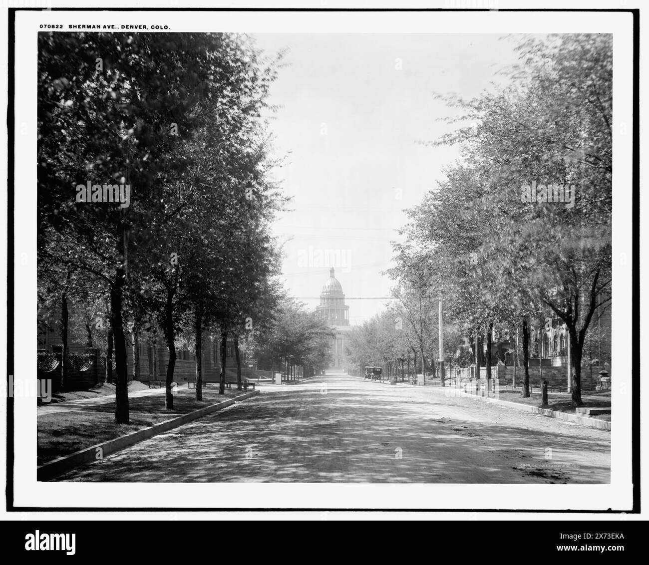Sherman Ave., Denver, Colos, möglicherweise von William Henry Jackson; bekannt dafür, dass sie diese Straße in den 1880er Jahren fotografiert hat, Detroit Publishing Co. No. 070822., Geschenk; State Historical Society of Colorado; 1949, Streets. , Usa, Colorado, Denver. Stockfoto
