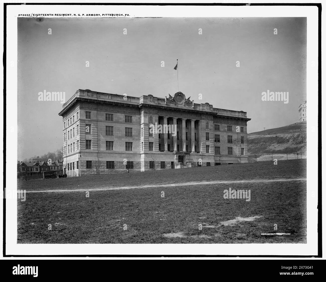18. Regiment, N.G.P. National Guard of Pennsylvania Armory, Pittsburgh, Pa., Detroit Publishing Co. No. 072232., Geschenk; State Historical Society of Colorado; 1949, Armories. , Usa, Pennsylvania, Pittsburgh. Stockfoto