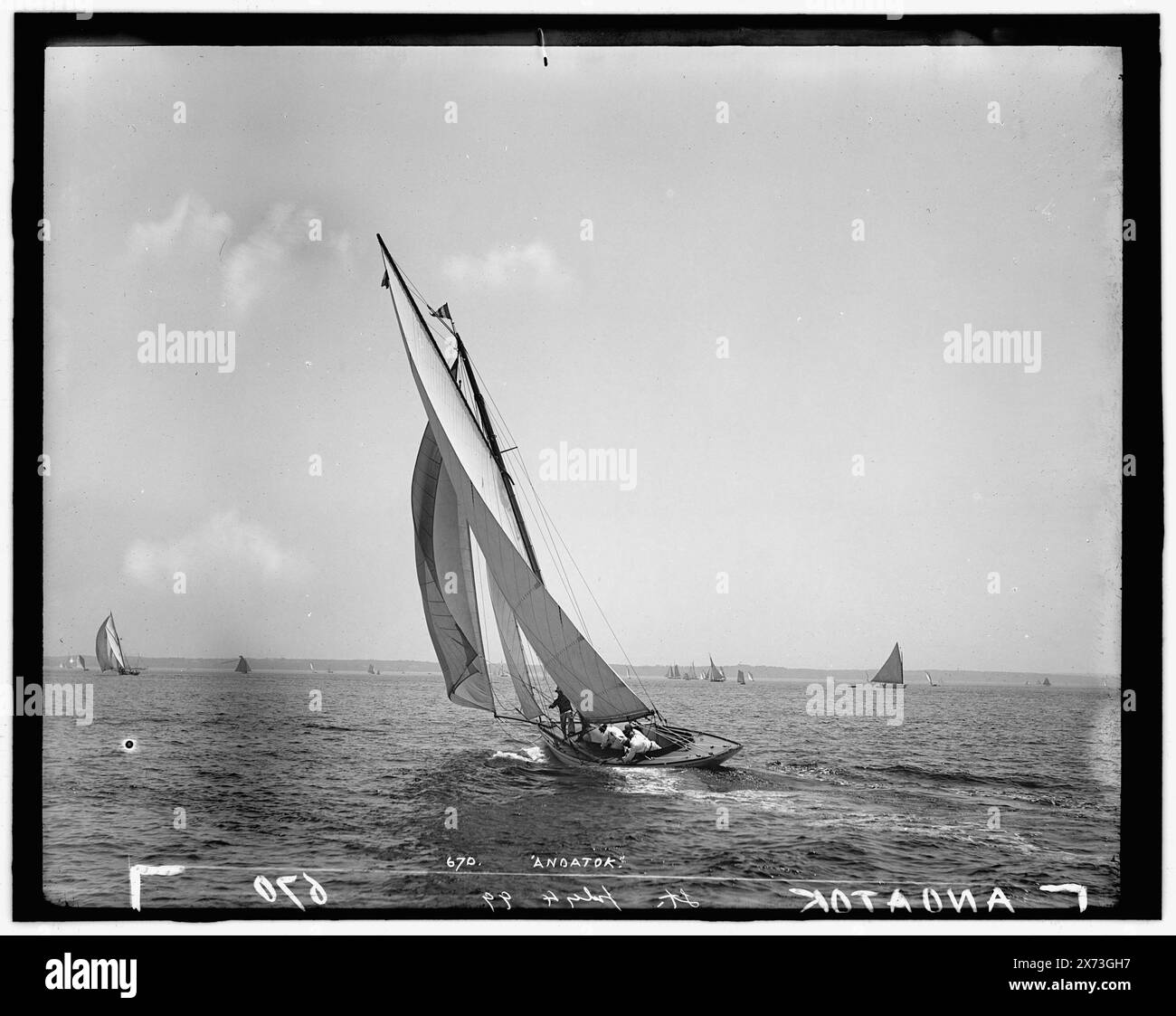 Anoatok, Attribution basiert auf Titel und Nummerierung., '670' und 'Lt.' auf negativ., wahrscheinlich Larchmont Yacht Club., No. Detroit Publishing Co. No., Geschenk; State Historical Society of Colorado; 1949, Anoatok (Yacht), Yachts. Stockfoto
