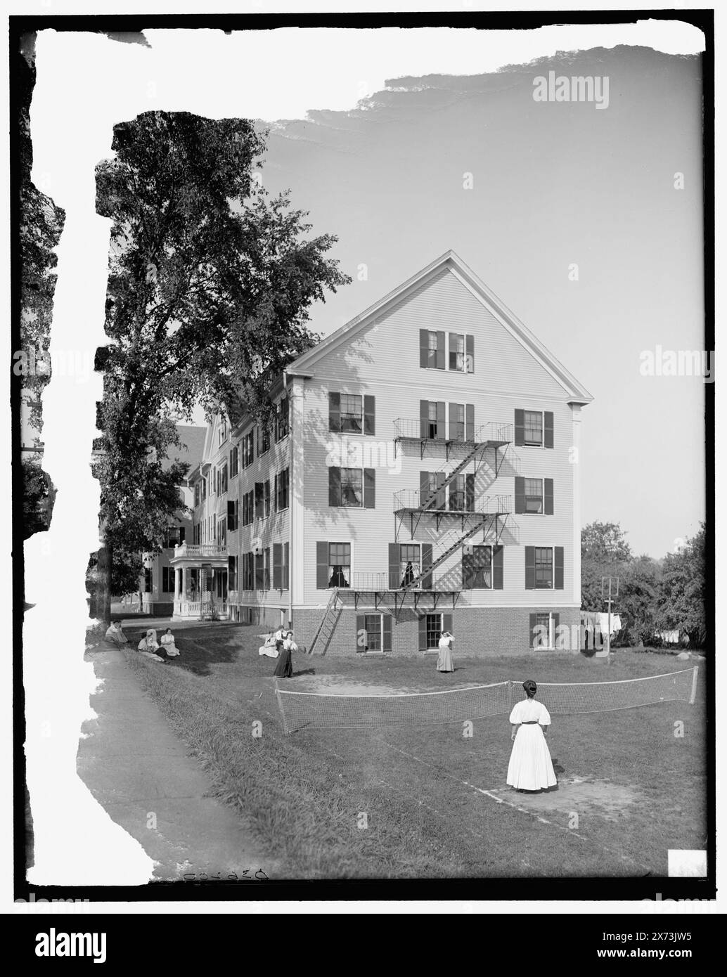 Normal Hall, Plymouth, N.H., Titel aus Jackett, '4376' auf negativ. Detroit Publishing Co.-Nr. 036200., Geschenk; State Historical Society of Colorado; 1949, Teachers' Colleges. , Badminton. , Bildungseinrichtungen. , Frauen. , Usa, New Hampshire, Plymouth. Stockfoto