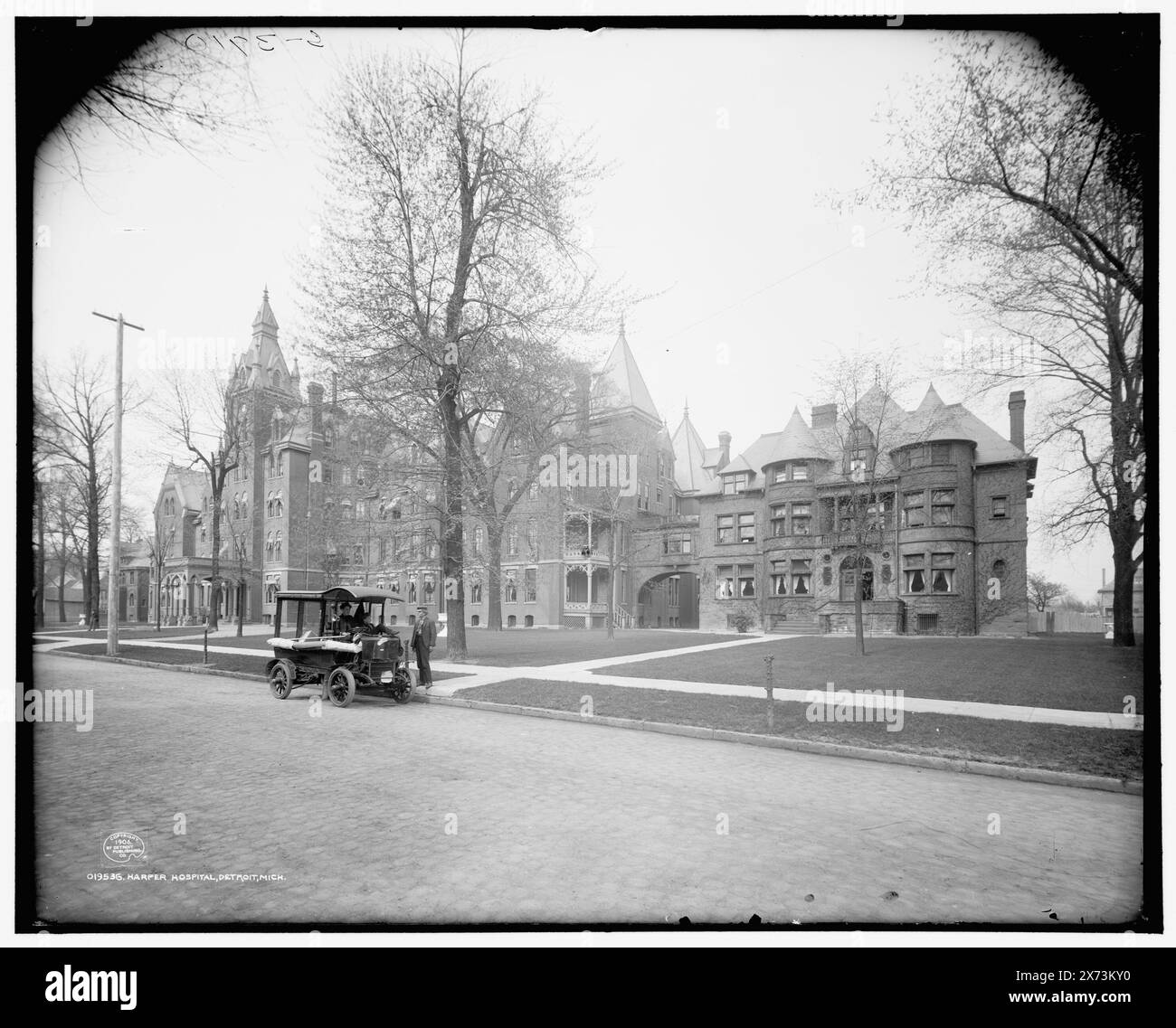 Harper Hospital, Detroit, mich, 'G 3910' auf negativ. Detroit Publishing Co.-Nr. 019536., Geschenk; State Historical Society of Colorado; 1949, Hospitals. , Usa, Michigan, Detroit. Stockfoto