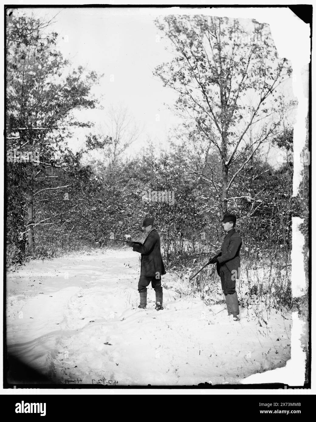Jäger mit Gewehren, Titel vom Kataloger erfunden, Penny's negative auf Jacke gestochen, Detroit Publishing Co.-Nr. 042127., Geschenk; State Historical Society of Colorado; 1949, Jagd. Stockfoto