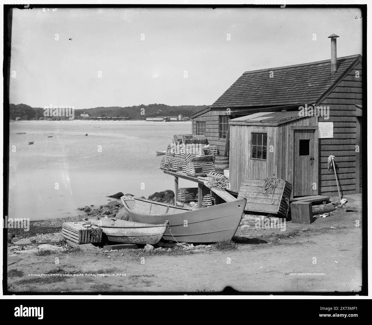 Fisherman's Cabin, Shore Road, Magnolia, Mass., No. 13 auf negativ, Detroit Publishing Co.-Nr. 071965., Geschenk; State Historical Society of Colorado; 1949, Waterfronts. , Angeln. , Wohnungen. , Usa, Massachusetts, Gloucester. Stockfoto