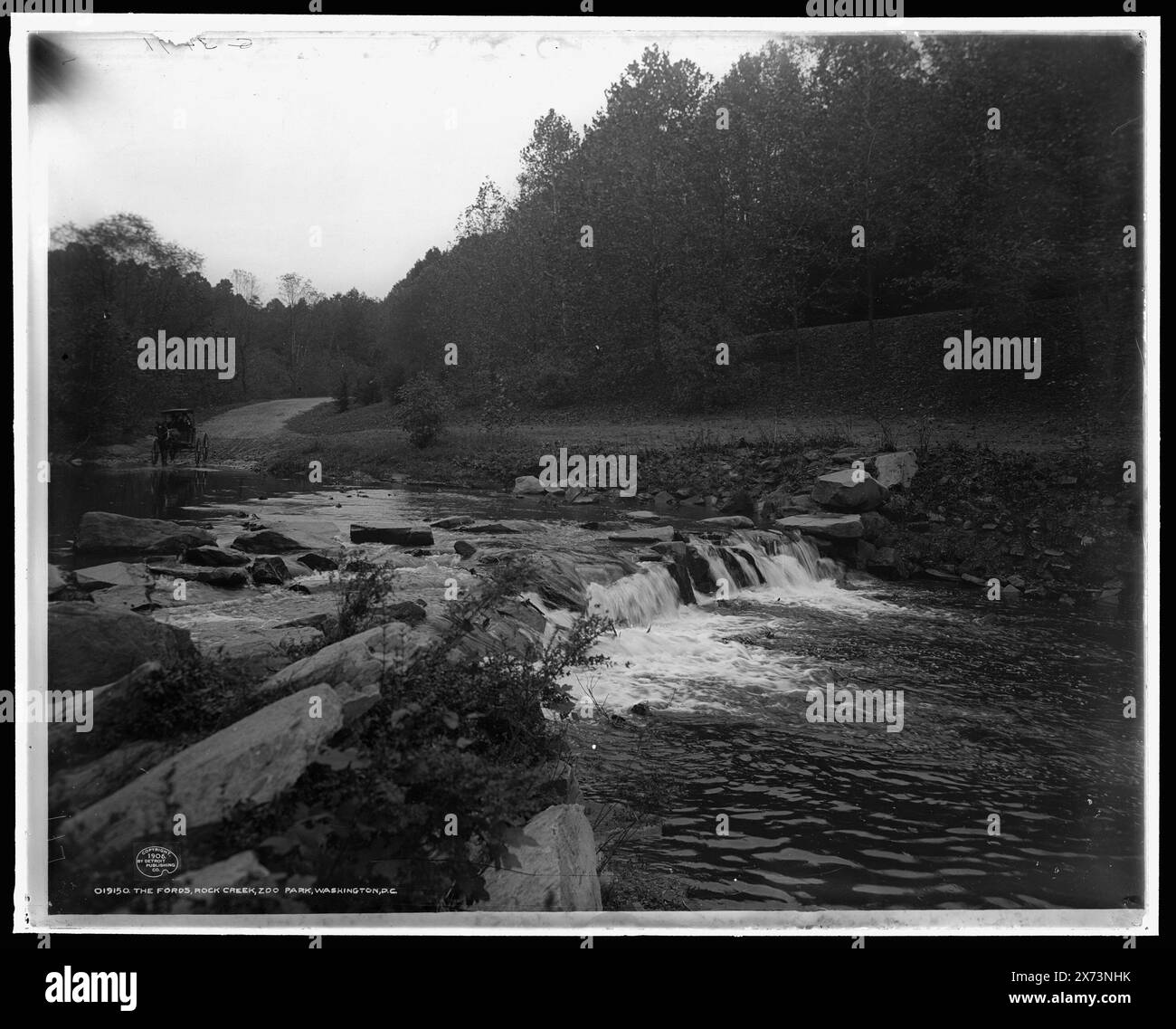 Rock Creek, Zoo Park National Zoological Park, Washington, D.C., Detroit Publishing Co. No. 019150., Geschenk; State Historical Society of Colorado; 1949, Rivers. , Fords (Stream Crossings) , Parks. , Zoos. , Vereinigte Staaten, District of Columbia, Washington (D.C.) Stockfoto