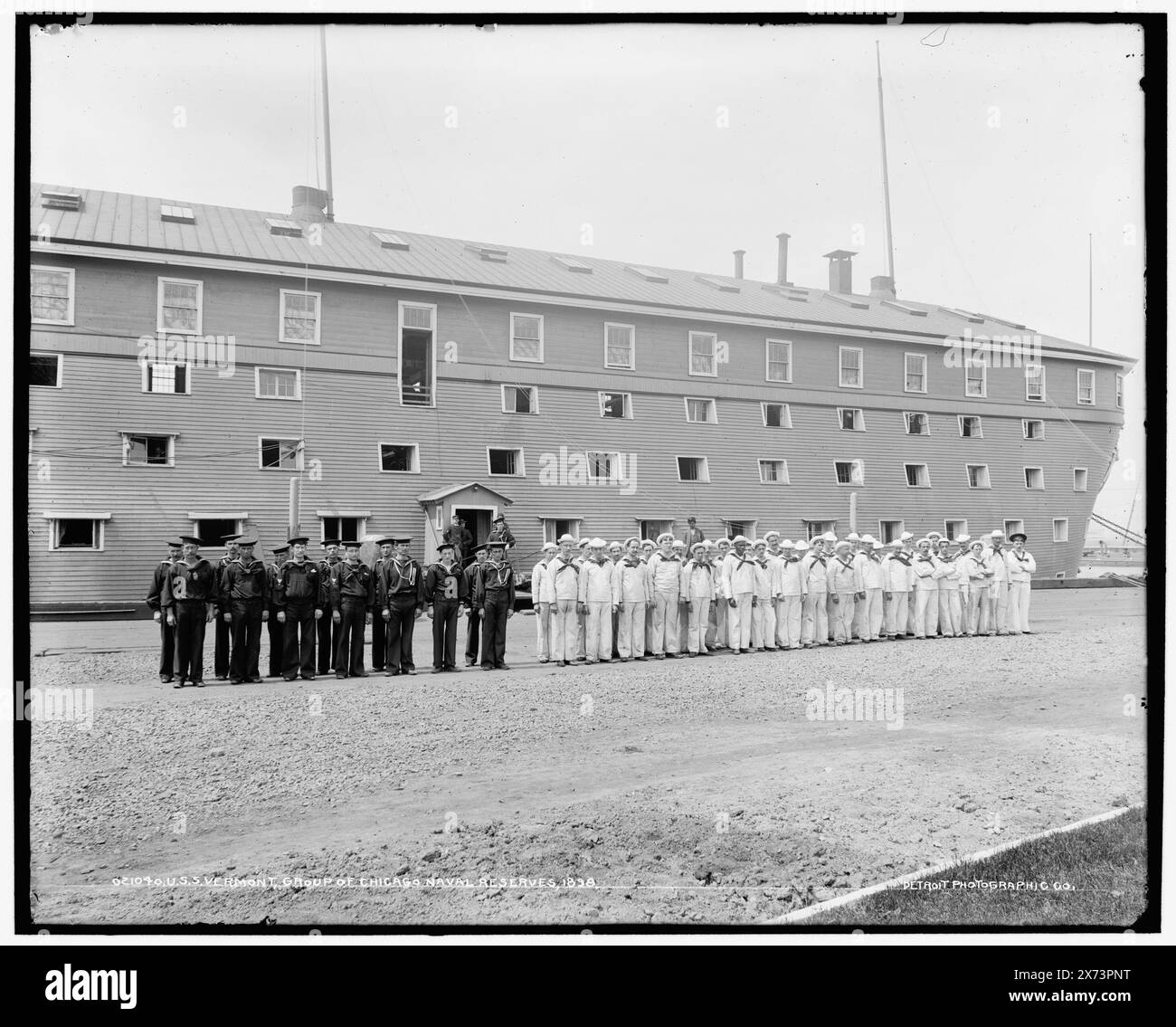 U.S.S. Vermont, Gruppe der Chicago Naval Reserves, Detroit Publishing Co. No 021040., Brooklyn., Gift; State Historical Society of Colorado; 1949, Vermont (Empfängerschiff), Vereinigte Staaten., Naval Reserve. , Seeleute, Amerikanische Küche. , Regierungsschiffe, amerikanisch. , Usa, New York (Bundesstaat), New York. Stockfoto