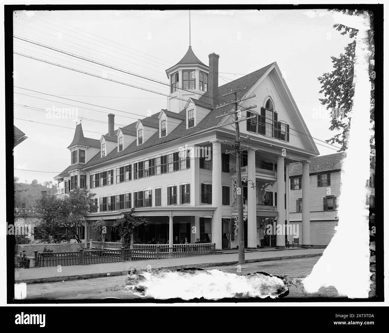 Littleton, N.H., Thayer's Hotel, Titel aus Jacke, '4331' auf negativ. Detroit Publishing Co.-Nr. 034985., Geschenk; State Historical Society of Colorado; 1949, Thayer's Hotel (Littleton, N.H.), Hotels. , Usa, New Hampshire, Littleton. Stockfoto