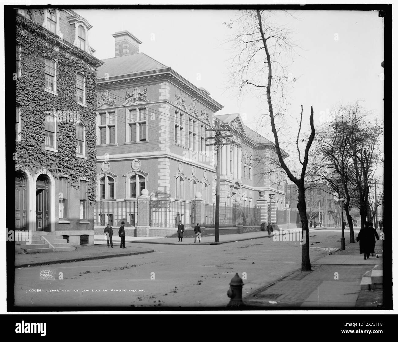 Department of Law, U. of Pa., Philadelphia, Pa., University of Pennsylvania. 'h 420' auf negativ., Detroit Publishing Co.-Nr. 070261., Geschenk; State Historical Society of Colorado; 1949, Bildungseinrichtungen. , Universitäten und Hochschulen. , Juristische Ausbildung. , Usa, Pennsylvania, Philadelphia. Stockfoto