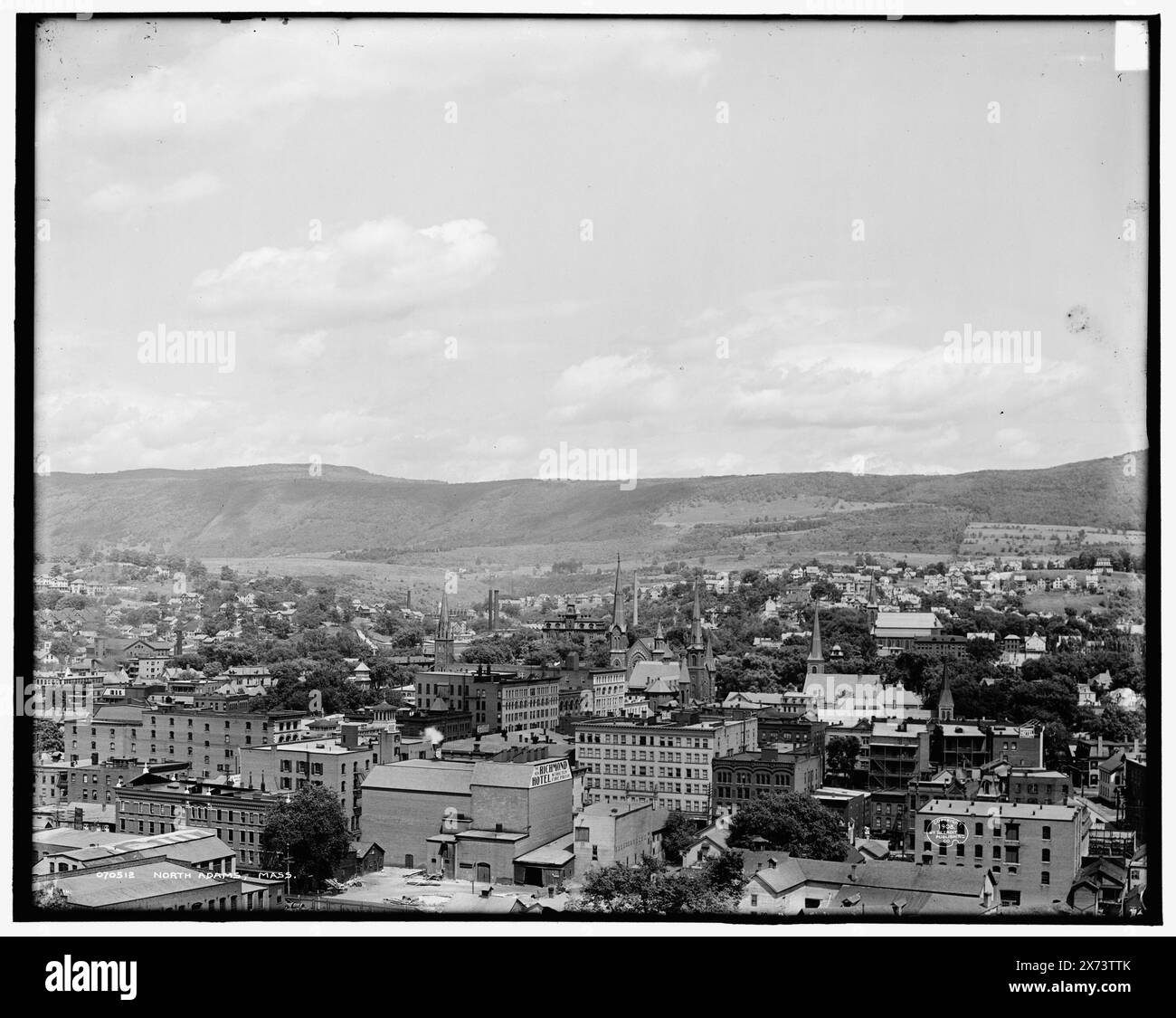 North Adams, Mass., '4182' auf negativ, Detroit Publishing Co.-Nr. 070512., Geschenk; State Historical Society of Colorado; 1949, Mountains. , Usa, Massachusetts, North Adams. Stockfoto