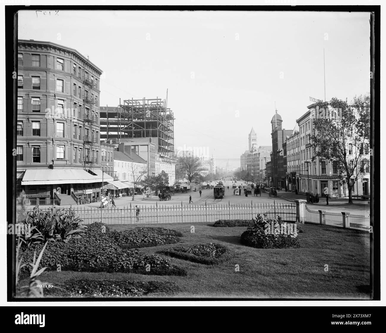 Pennsylvania Avenue vom Treasury Building, Washington, D.C., Titel von Jackett, '8107' auf negativ. Detroit Publishing Co.-Nr. 032187., Geschenk; State Historical Society of Colorado; 1949, Streets. , Vereinigte Staaten, District of Columbia, Washington (D.C.) Stockfoto