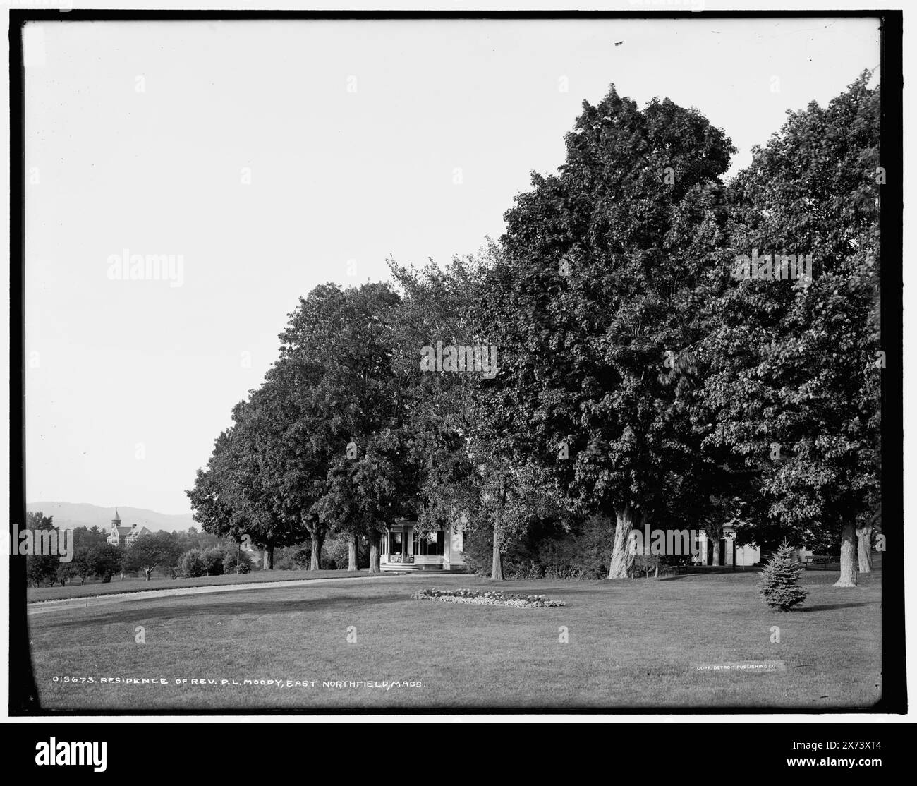 Residence of Rev. D.L. Moody, East Northfield, Mass., '445' on negative., Detroit Publishing Co. No. 013673., Gift; State Historical Society of Colorado; 1949, Moody, Dwight Lyman, 1837-1899, Häuser und Orte. , Wohnungen. Usa, Massachusetts, East Northfield. Stockfoto