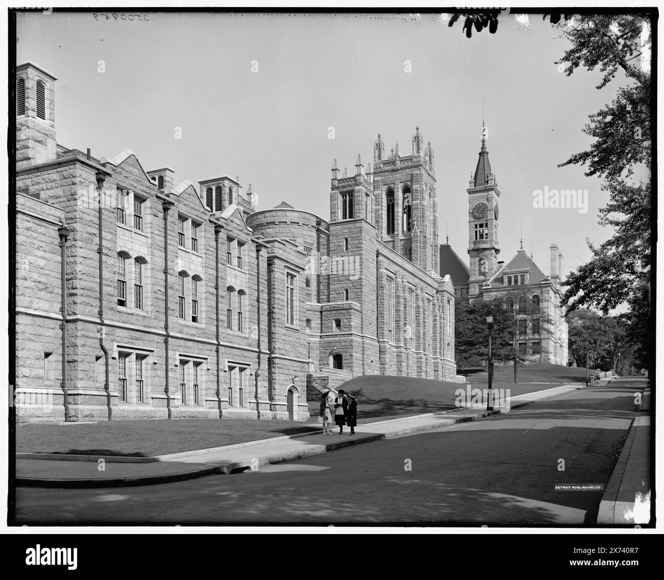 Cherry Street, Fall River, Mass., Titel aus Jackett, Detroit Publishing Co.-Nr. 500959., Geschenk; State Historical Society of Colorado; 1949, Streets. , Kirchen. Usa, Massachusetts, Fall River. Stockfoto
