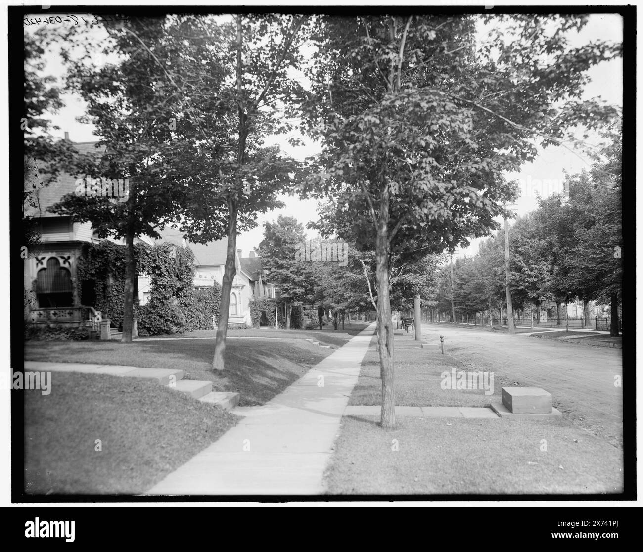 Ridge Street, Marquette, mich. Titel aus Jacke., 'G 4618' auf negativ. Detroit Publishing Co.-Nr. 036420., Gift; State Historical Society of Colorado; 1949, Residence Streets. , Usa, Michigan, Marquette. Stockfoto