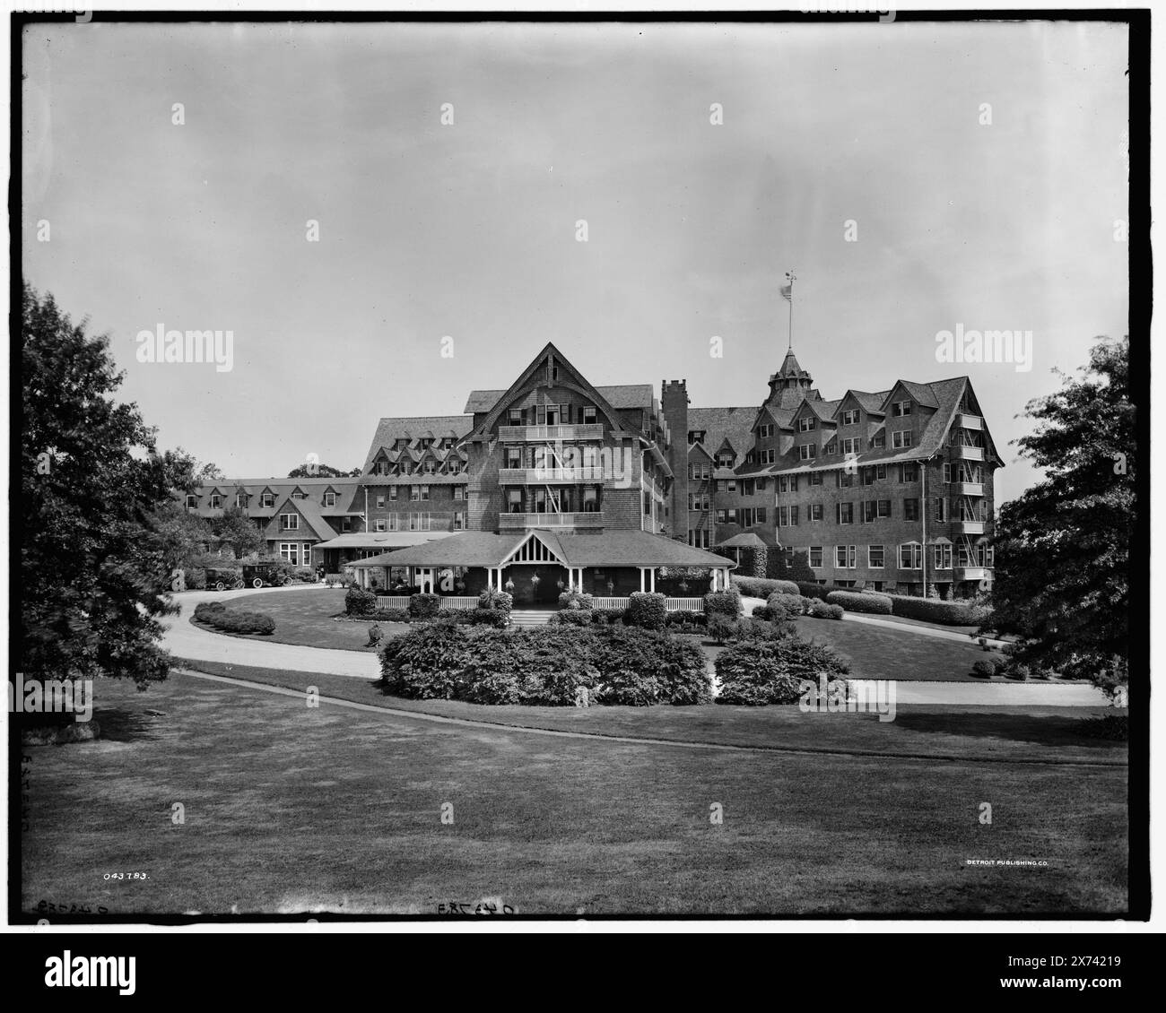Wunderschönes Edgewood Inn, Greenwich, Conn., Titel aus Jacke, Detroit Publishing Co.-Nr. 043783., Geschenk; State Historical Society of Colorado; 1949, Hotels. , Resorts. , Usa, Connecticut, Greenwich. Stockfoto