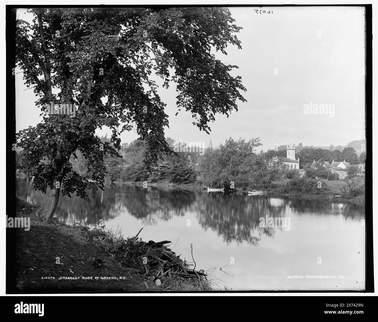 Chenango River at Greene, N.Y., Detroit Publishing Co.-Nr. 012075., Geschenk; State Historical Society of Colorado; 1949, Rivers. , Usa, New York (Bundesstaat), Greene. , Usa, New York (Bundesstaat), Chenango River. Stockfoto