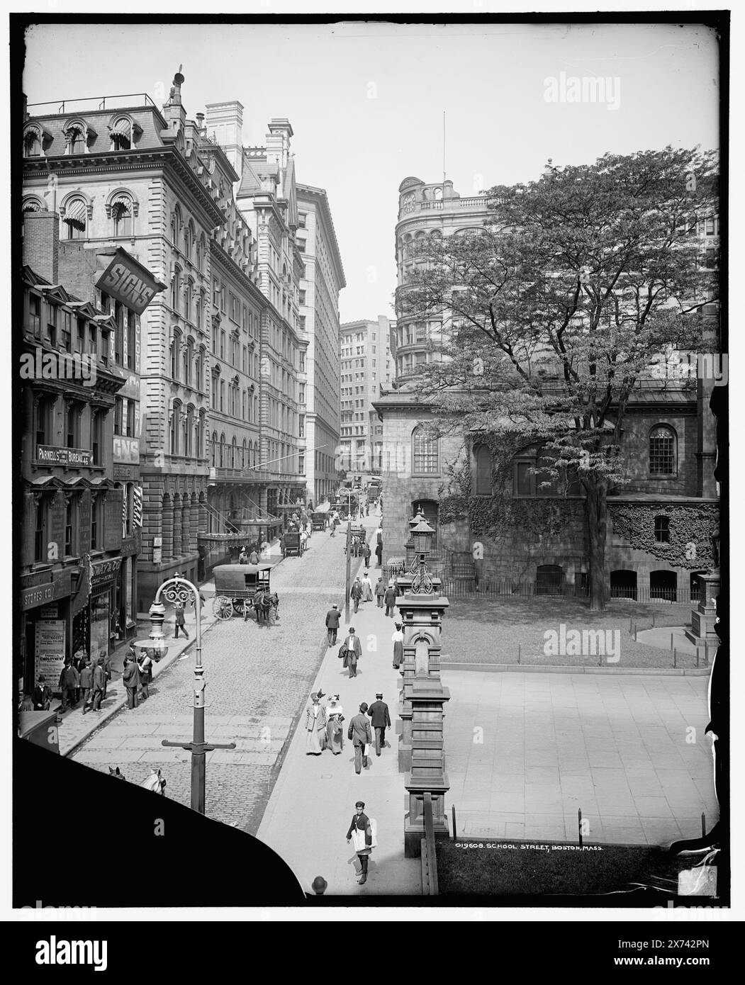 School Street, Boston, Mass., Title in Detroit, Catalogue P (1906): School Street and Parker House, Boston, Mass., Date Based on Detroit, Catalogue P (1906)., negative sind nahe Varianten., '3261 B' auf A negativ; '3261 A' auf B negativ., Detroit Publishing Co.-Nr. 019608., Geschenk; State Historical Society of Colorado; 1949, Streets. , Hotels. , Usa, Massachusetts, Boston. Stockfoto