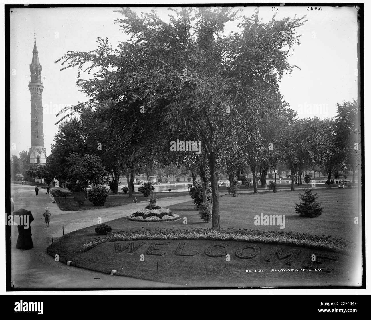 Das Gelände, der Water Works Park, Detroit, die Bilder auf der Videobilder sind nicht sequenziell; die tatsächliche Reihenfolge von links nach rechts ist 1A-06040, 06039, 06038., Datum basiert auf Detroit, Katalog J (1901)., Detroit Publishing Co.-Nr. 010433., Geschenk; State Historical Society of Colorado; 1949, Gardens. , Parks. , Wasserwerk. , Usa, Michigan, Detroit. Stockfoto