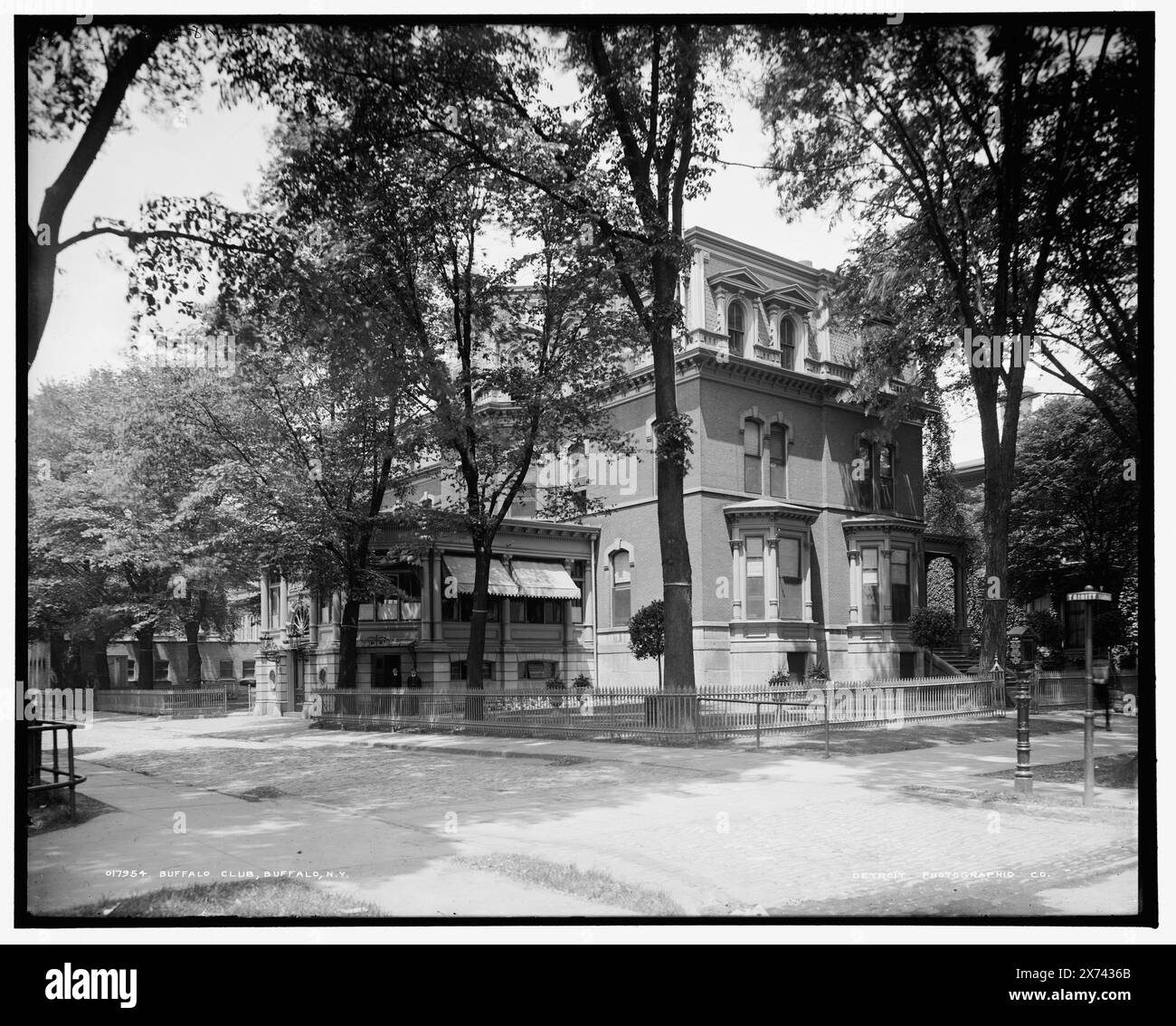 Buffalo Club, Buffalo, N.Y., Date Based on Detroit, Catalogue P (1906)., 'G 1823' on negative., Detroit Publishing Co.-Nr. 017954., Geschenk; State Historical Society of Colorado; 1949, Clubs. , Clubhäuser. , Usa, New York (Bundesstaat), Buffalo. Stockfoto