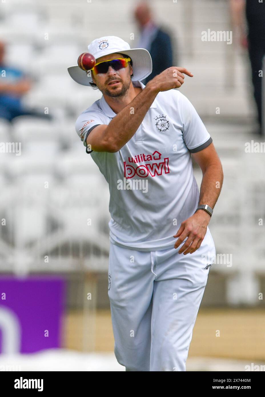 Nottingham, Vereinigtes Königreich, Trent Bridge Cricket Ground. 17. Mai 2024. Vitality County Championship Division 1. Nottinghamshire V Hampshire im Bild: Fuller (Hampshire) Credit: Mark Dunn/Alamy Live News Stockfoto