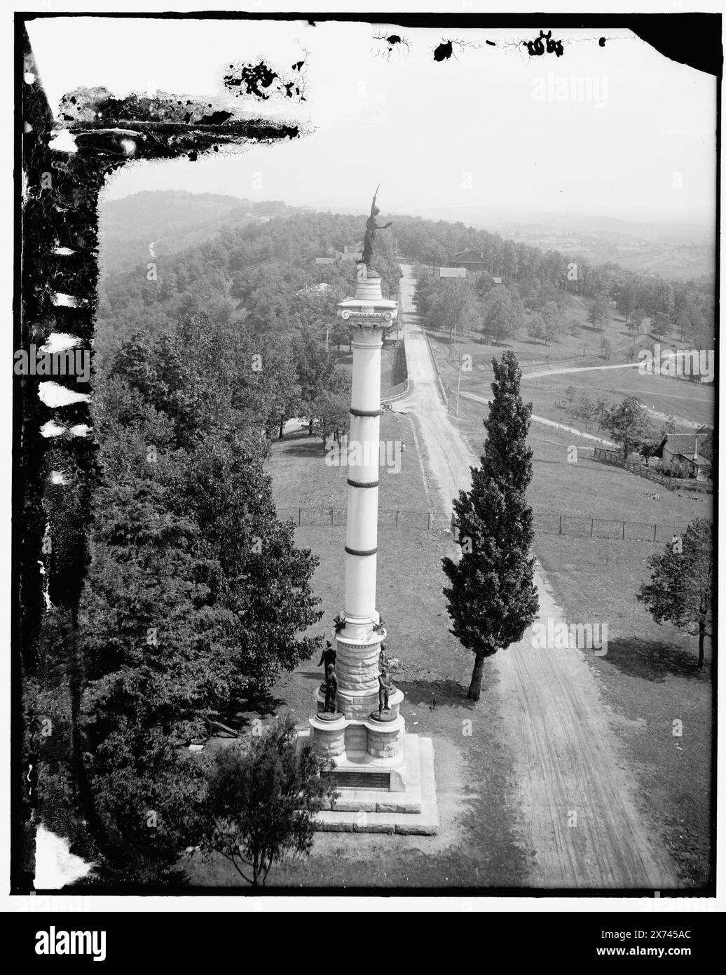 Nördlich vom Hauptquartier von General Bragg, Missionary Ridge, Tenn., Titel von Jackett, einschließlich Illinois Monument. Detroit Publishing Co.-Nr. 039586., Geschenk; State Historical Society of Colorado; 1949, Monuments & Memorials. Missionary Ridge, Schlacht von, Tenn., 1863. , Schlachtfelder. , Usa, Tennessee, Missionary Ridge. Stockfoto