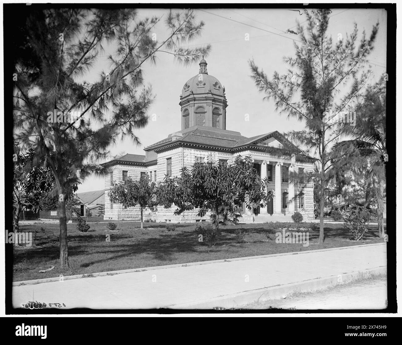 Dade County Court House, Miami, Florida, Titel aus Jacke., 'G 7685' auf negativ. Detroit Publishing Co.-Nr. 500045., Geschenk; State Historical Society of Colorado; 1949, Courthouses. , Usa, Florida, Miami. Stockfoto