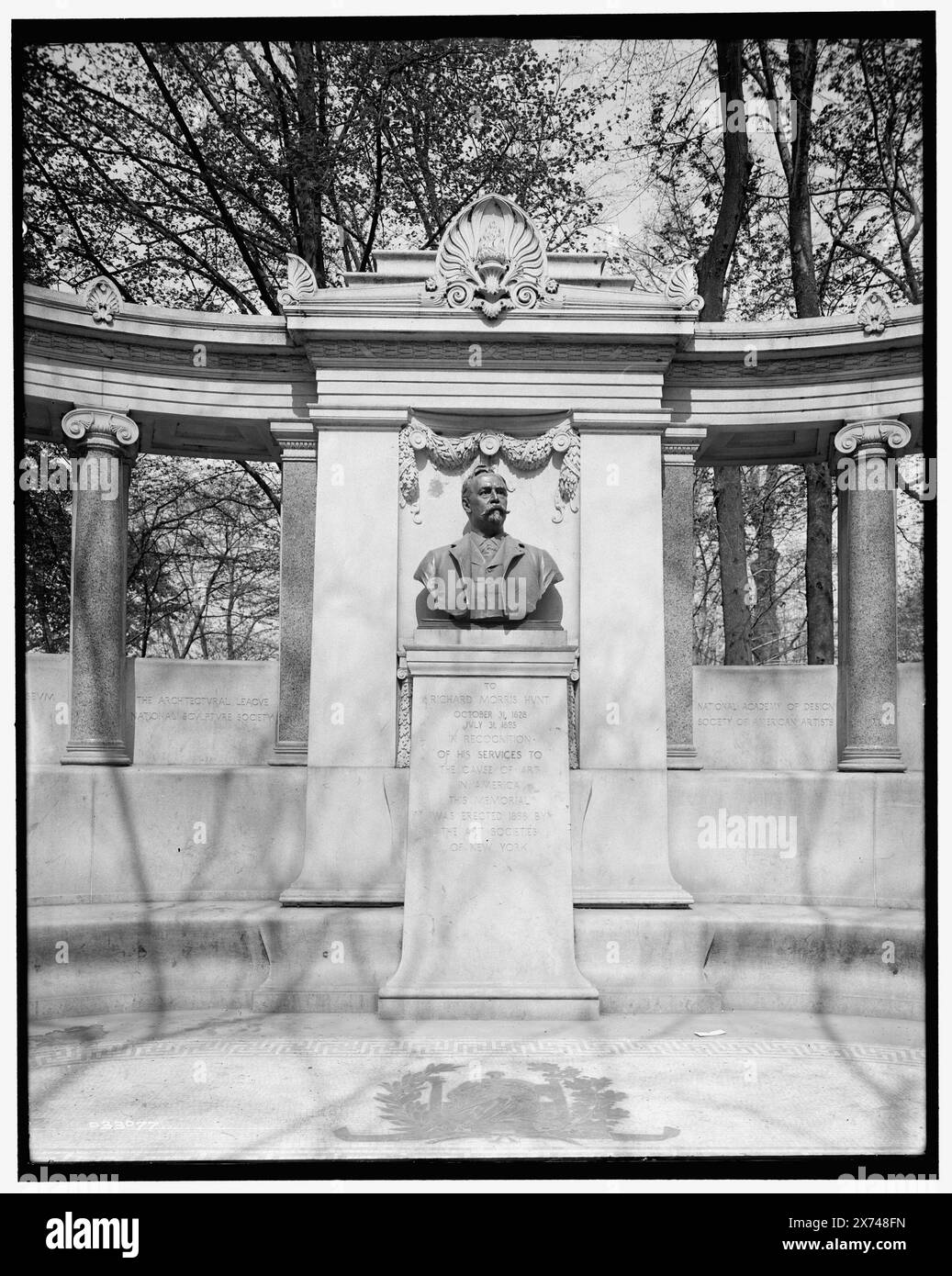 Richard Morris Hunt Monument, New York, New York, New York, Titel von Jackett, Detroit Publishing Co.-Nr. 033077., Geschenk; State Historical Society of Colorado; 1949, Hunt, Richard Morris, 1828-1895, Denkmäler. , Denkmäler und Denkmäler. , Skulptur. , Usa, New York (Bundesstaat), New York. Stockfoto