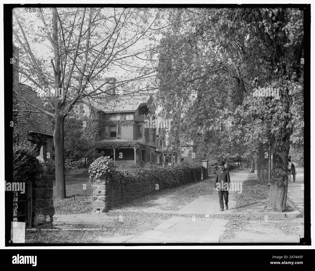 Wayne Ave., Germantown, Philadelphia, Pa., 'H 438' auf negativ., Detroit Publishing Co.-Nr.. 070266., Gift; State Historical Society of Colorado; 1949, Residence Streets. , Usa, Pennsylvania, Philadelphia. Stockfoto