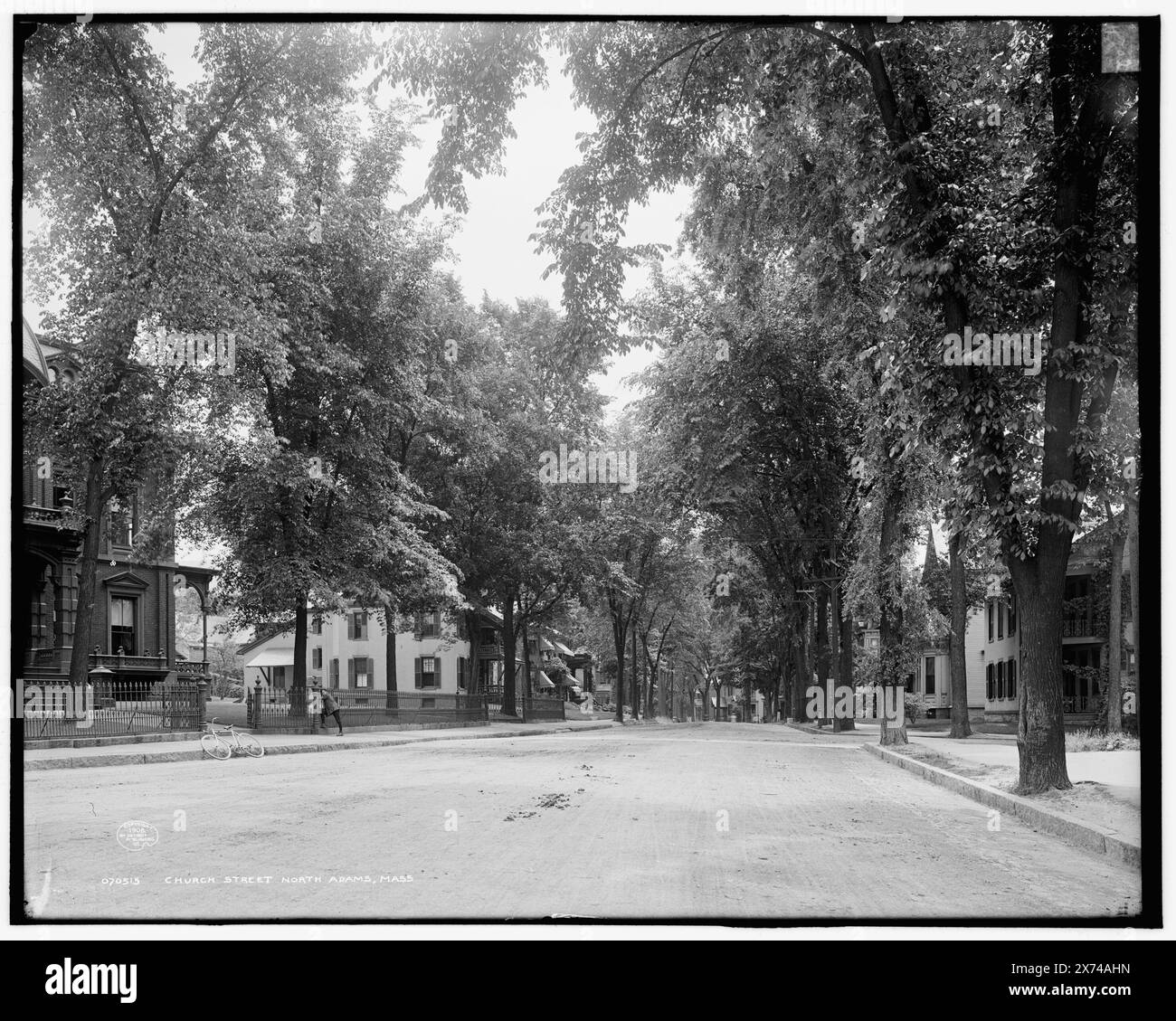 Church Street, North Adams, Mass., '4202' auf negativ. Detroit Publishing Co.-Nr. 070515., Gift; State Historical Society of Colorado; 1949, Residence Streets. , Usa, Massachusetts, North Adams. Stockfoto