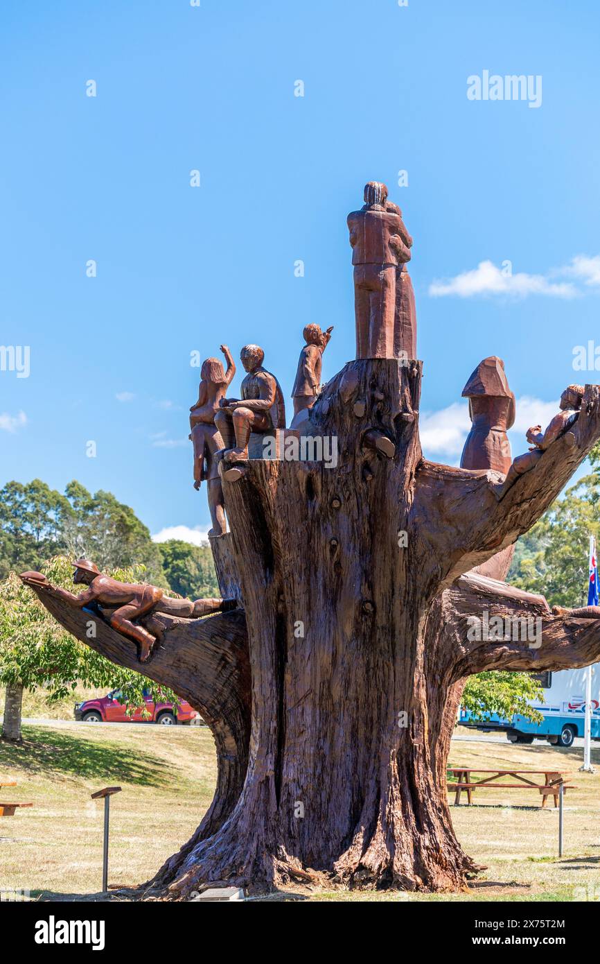 Legerwood Memorial Trees, gemeißelt zu Ehren der gefallenen Soldaten im Ersten Weltkrieg, Legerwood Eastern Tasmania Stockfoto