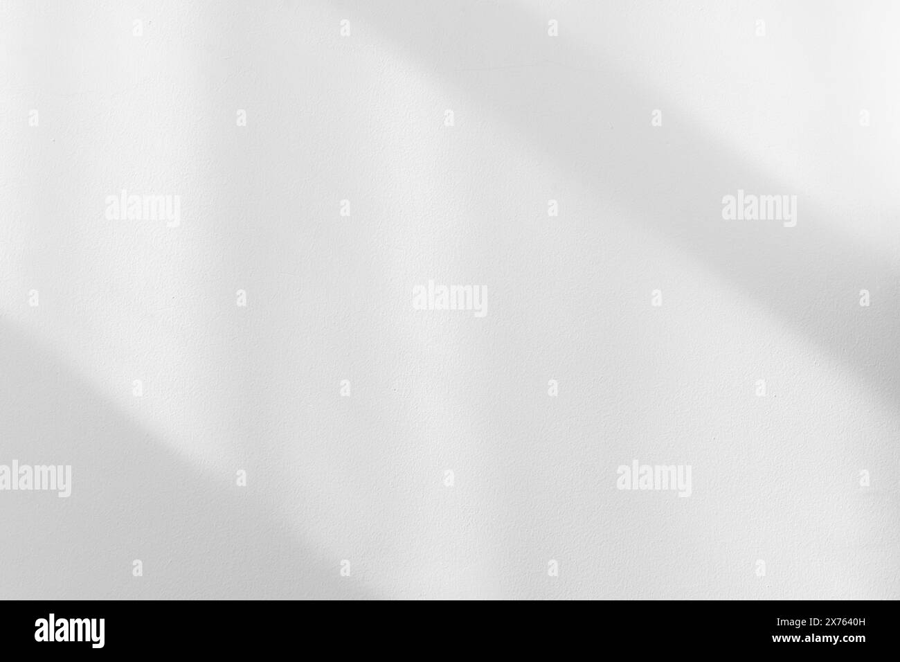 Overlay-Effekt für Fensterschatten auf weißem Wandhintergrund oder Hintergrund Stockfoto