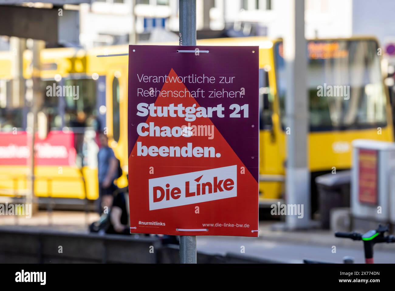 Wahl zum 10. Europäisches Parlament - 9. Juni 2024, Europawahl. Regionalwahl, Gemeinderatswahl. Wahlplakat der Partei DIE linke mit der Forderung: Stuttgart 21 Chaos beenden. // 15.05.2024: Stuttgart, Baden-Württemberg, Deutschland, Europa *** Wahl zum 10. Europaparlament am 9. Juni 2024, Europawahl Regionalwahl, Kommunalwahlplakat der Partei DIE linke mit der Forderung, das Chaos zu beenden Stuttgart 21 15 05 2024 Stuttgart, Baden Württemberg, Deutschland, Europa Stockfoto