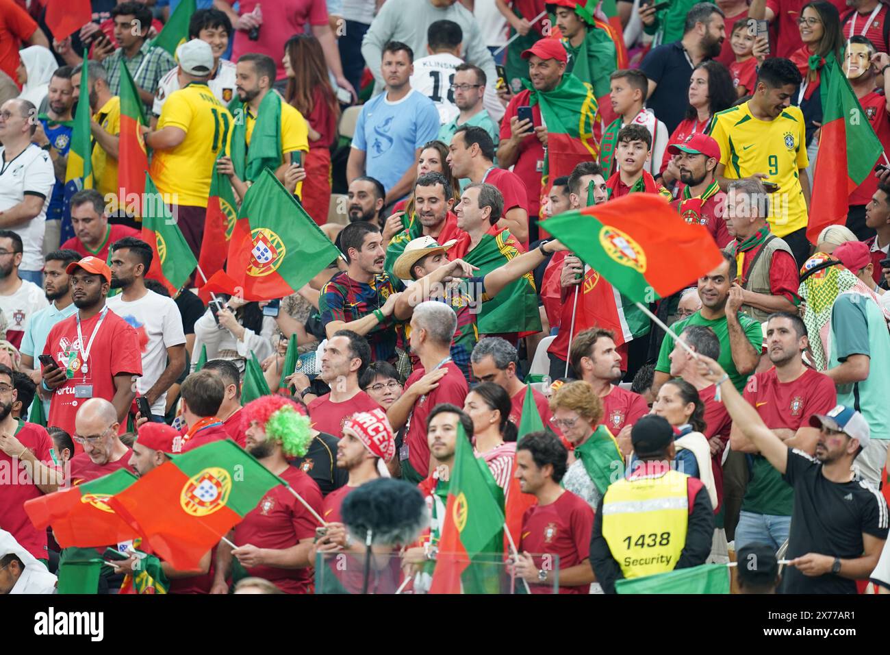 Lusail, Katar. November 2022. Portugal Fans beim Spiel zwischen Portugal und Uruguay, Gruppe H, FIFA Fussball-Weltmeisterschaft Katar 2022. Stockfoto