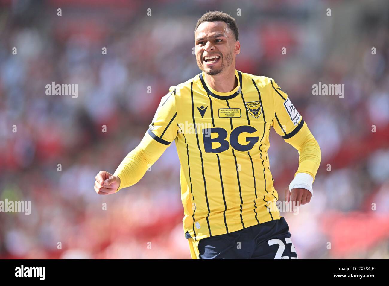 Josh Murphy (23 Oxford United) feiert, nachdem er das zweite Tor des Teams beim Play Off Final-Spiel der Sky Bet League 1 zwischen Bolton Wanderers und Oxford United am Samstag, den 18. Mai 2024, im Wembley Stadium in London erzielt hat. (Foto: Kevin Hodgson | MI News) Credit: MI News & Sport /Alamy Live News Stockfoto