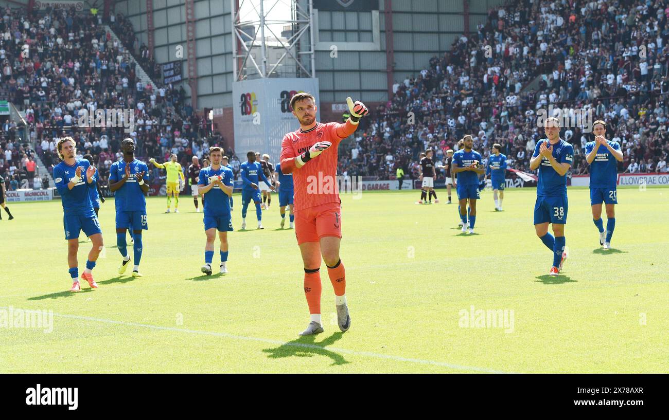 Tynecastle Park Edinburgh. Schottland, Großbritannien. Mai 2024. Hearts vs Rangers. Spiel Mit Der Premiership. Rangers Torhüter Jack Butland und seine Teamkollegen begrüßen die Fans der Rangers nach dem Unentschieden 3-3 bei Tynecastle Credit: eric mccowat/Alamy Live News Stockfoto