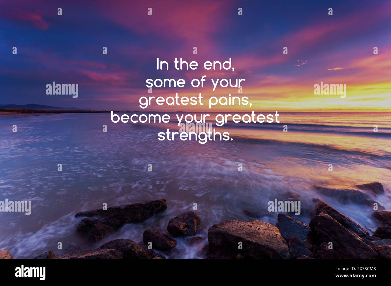 Sonnenuntergang Hintergrund mit inspirierenden Zitaten Text am Ende einige Ihrer größten Schmerzen werden zu Ihrer größten Stärke Stockfoto