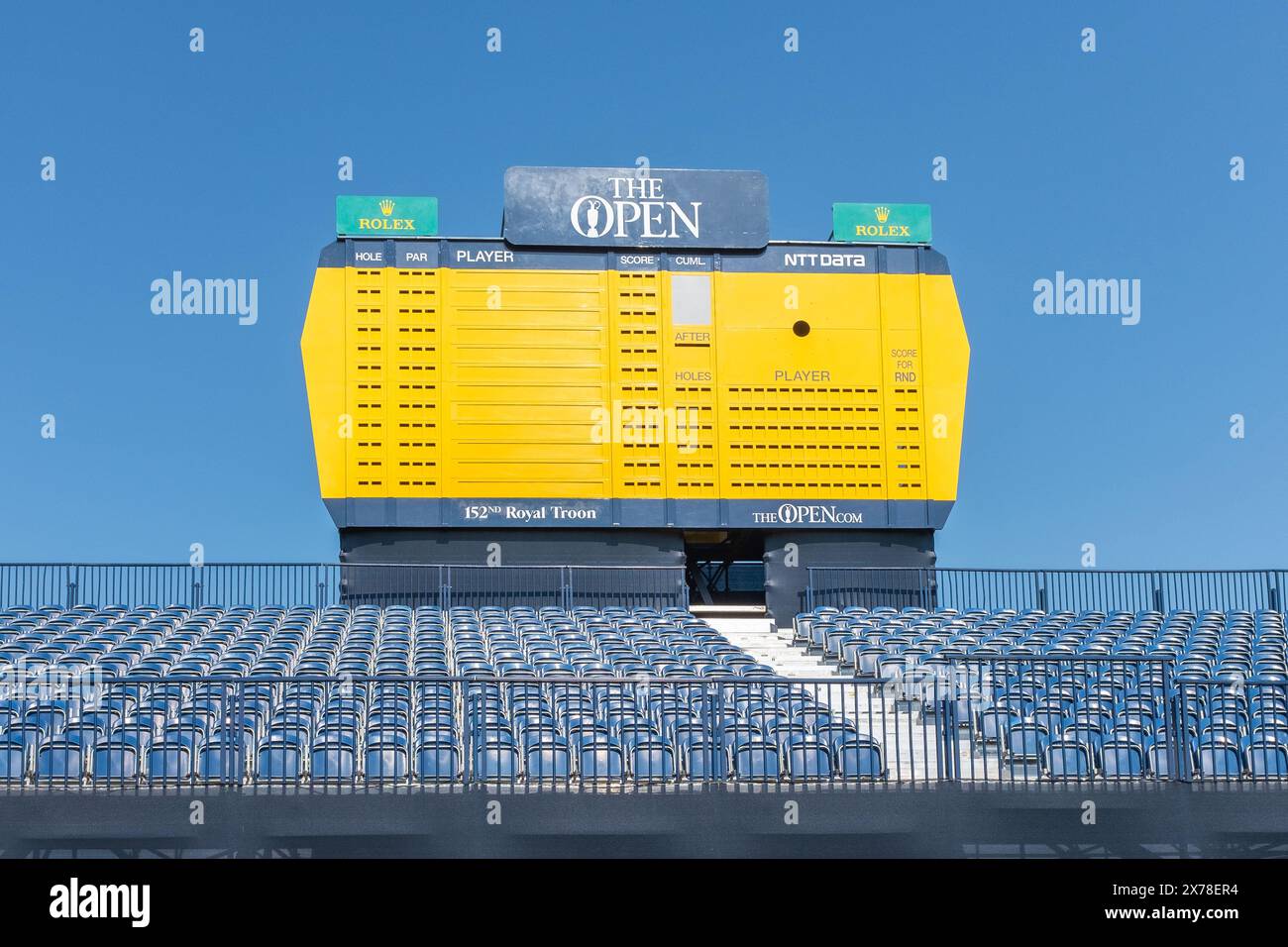 Troon, Großbritannien. Mai 2024. Die Vorbereitungen für die 152. Open Golf Championships auf dem Royal Troon Golf Course in South Ayrshire, Schottland, Großbritannien schreiten mit dem Bau von Zuschauergalerien voran und einige der Zeltstädte sind fast fertig. Royal Troon, ein James Braid neu gestalteter Par 71, 7166 Yards, Platz wird vorbereitet für die 10. Open Championship. Quelle: Findlay/Alamy Live News Stockfoto